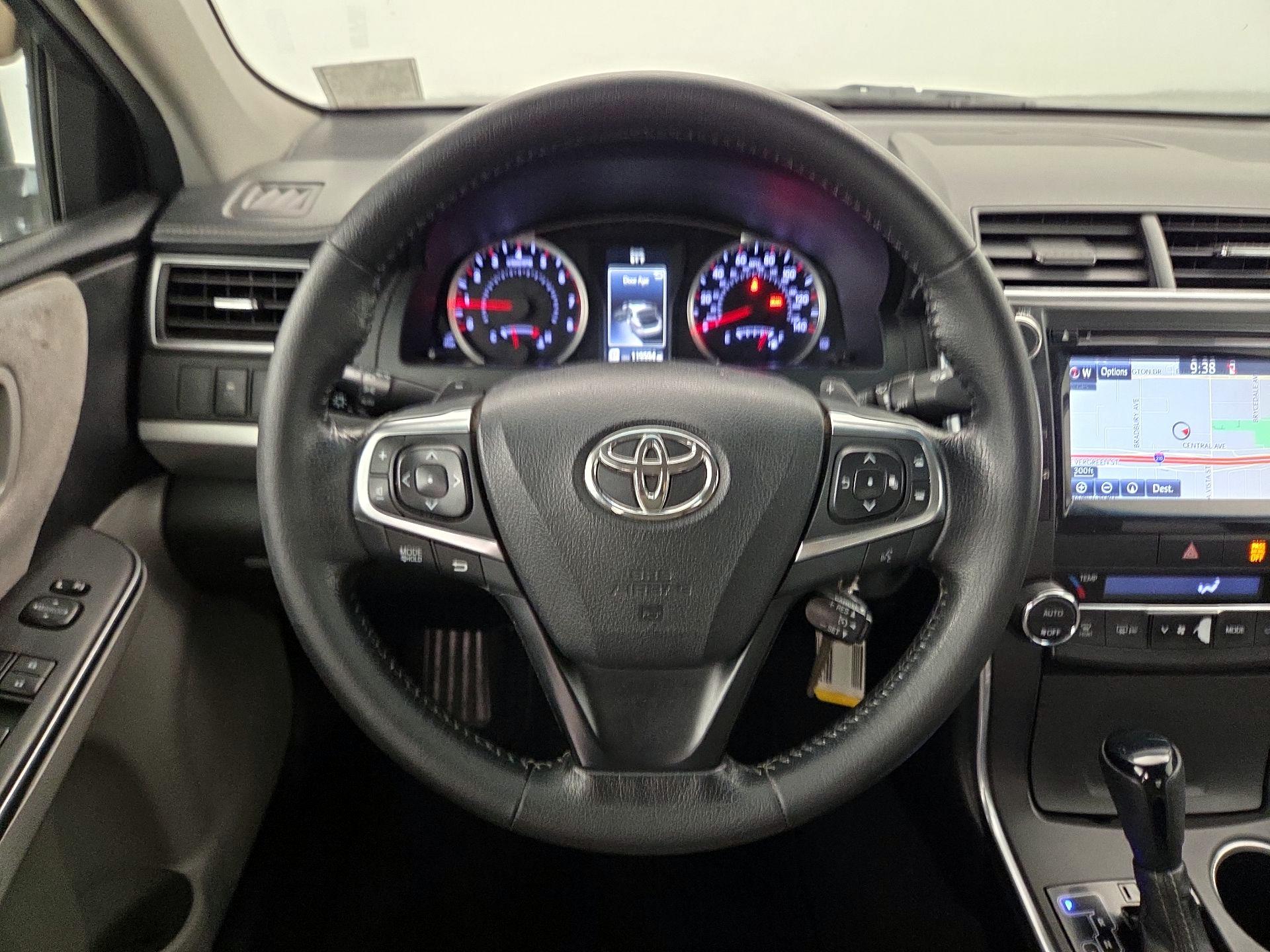 Thumbnail: 2015 Toyota Camry - 10