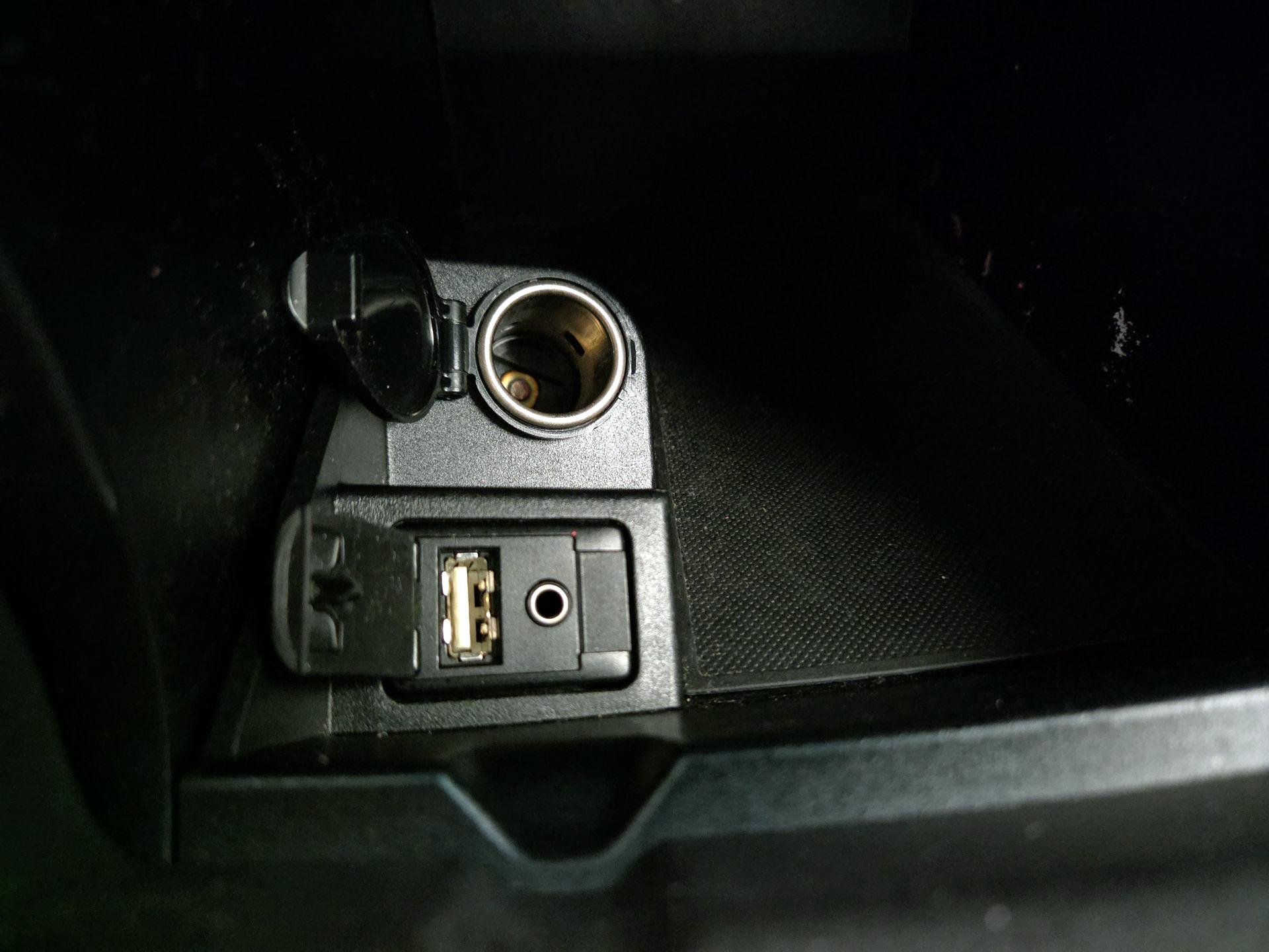 Thumbnail: 2015 Toyota Camry - 19