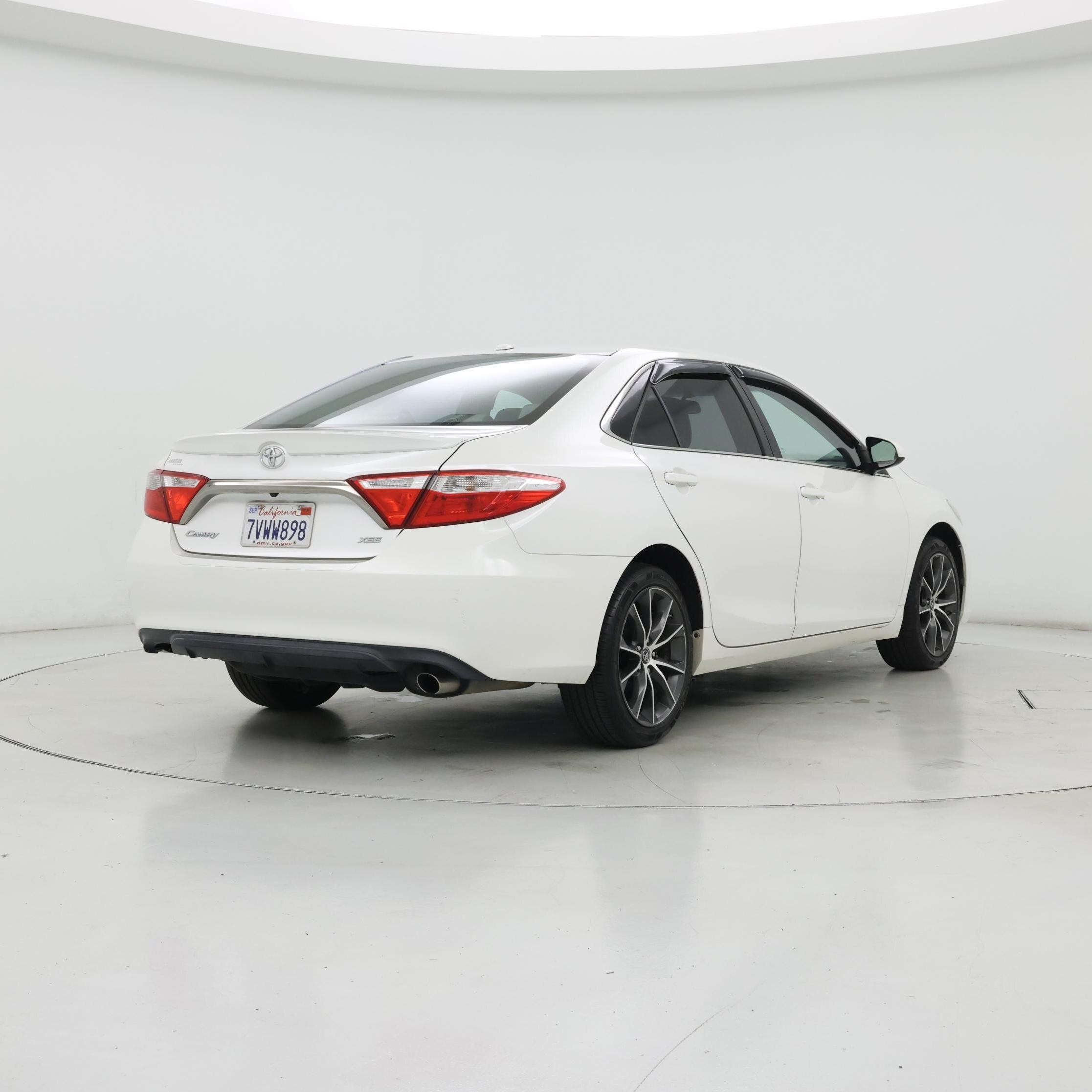 Thumbnail: 2015 Toyota Camry - 8