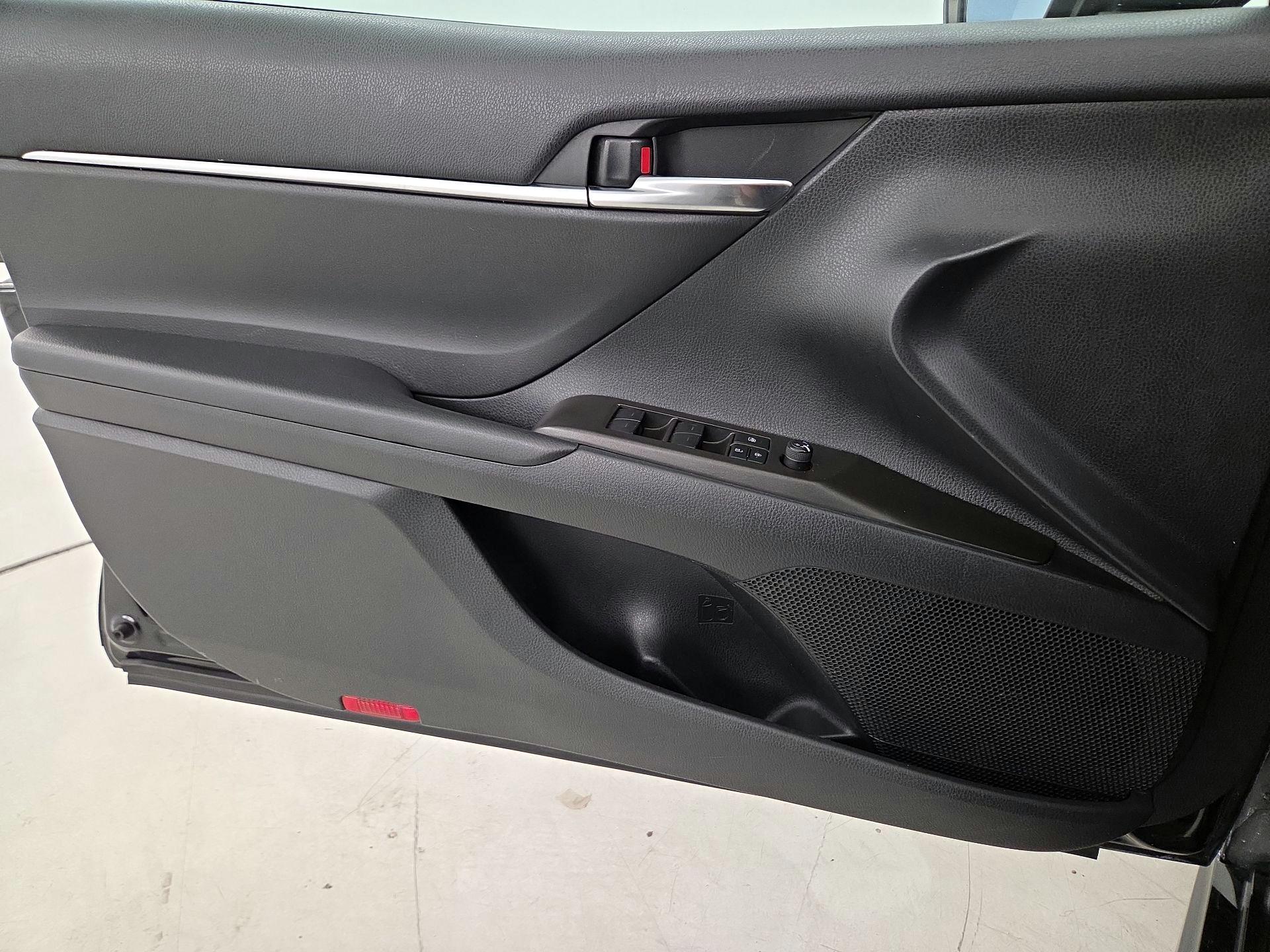 Thumbnail: 2022 Toyota Camry - 12