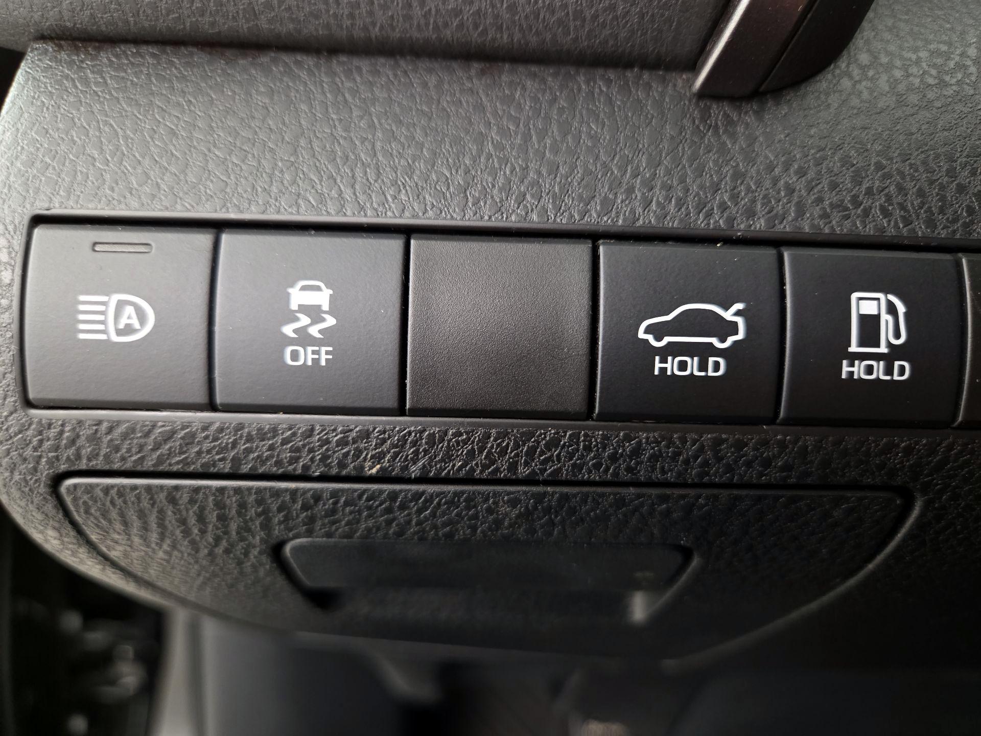 Thumbnail: 2022 Toyota Camry - 13