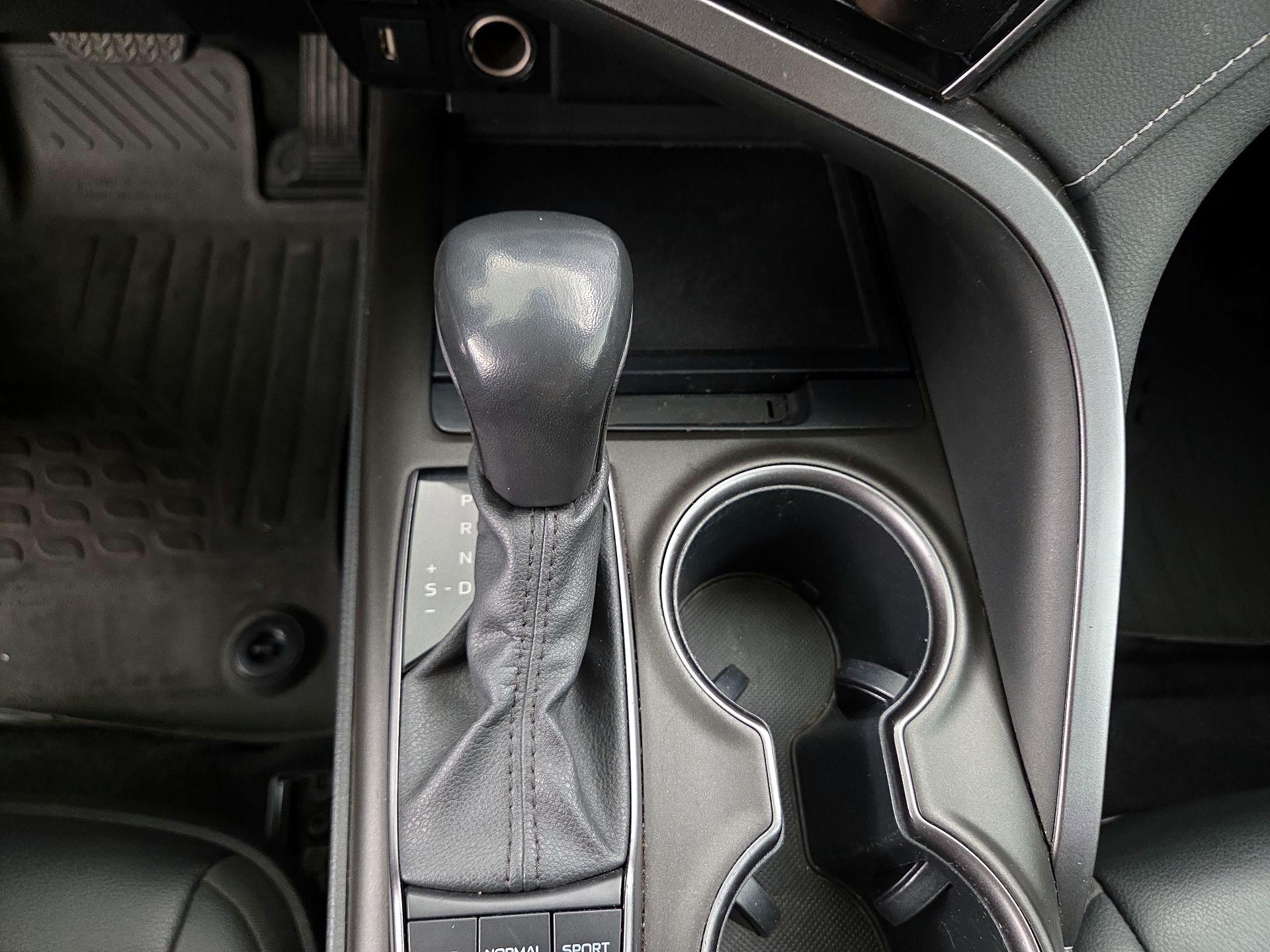 Thumbnail: 2022 Toyota Camry - 17