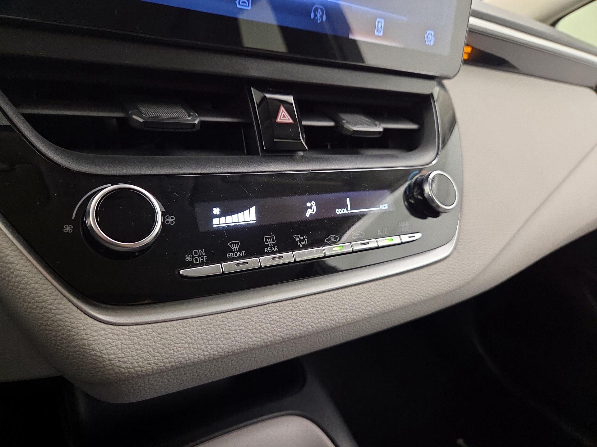 Thumbnail: 2021 Toyota Corolla - 16