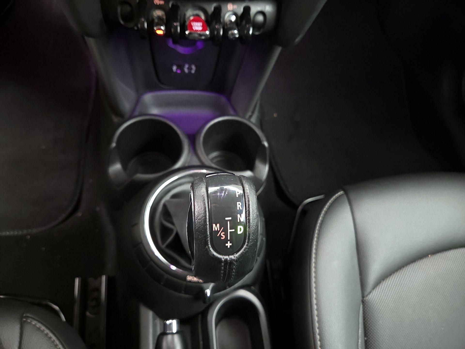 Thumbnail: 2015 MINI Cooper Hardtop - 16