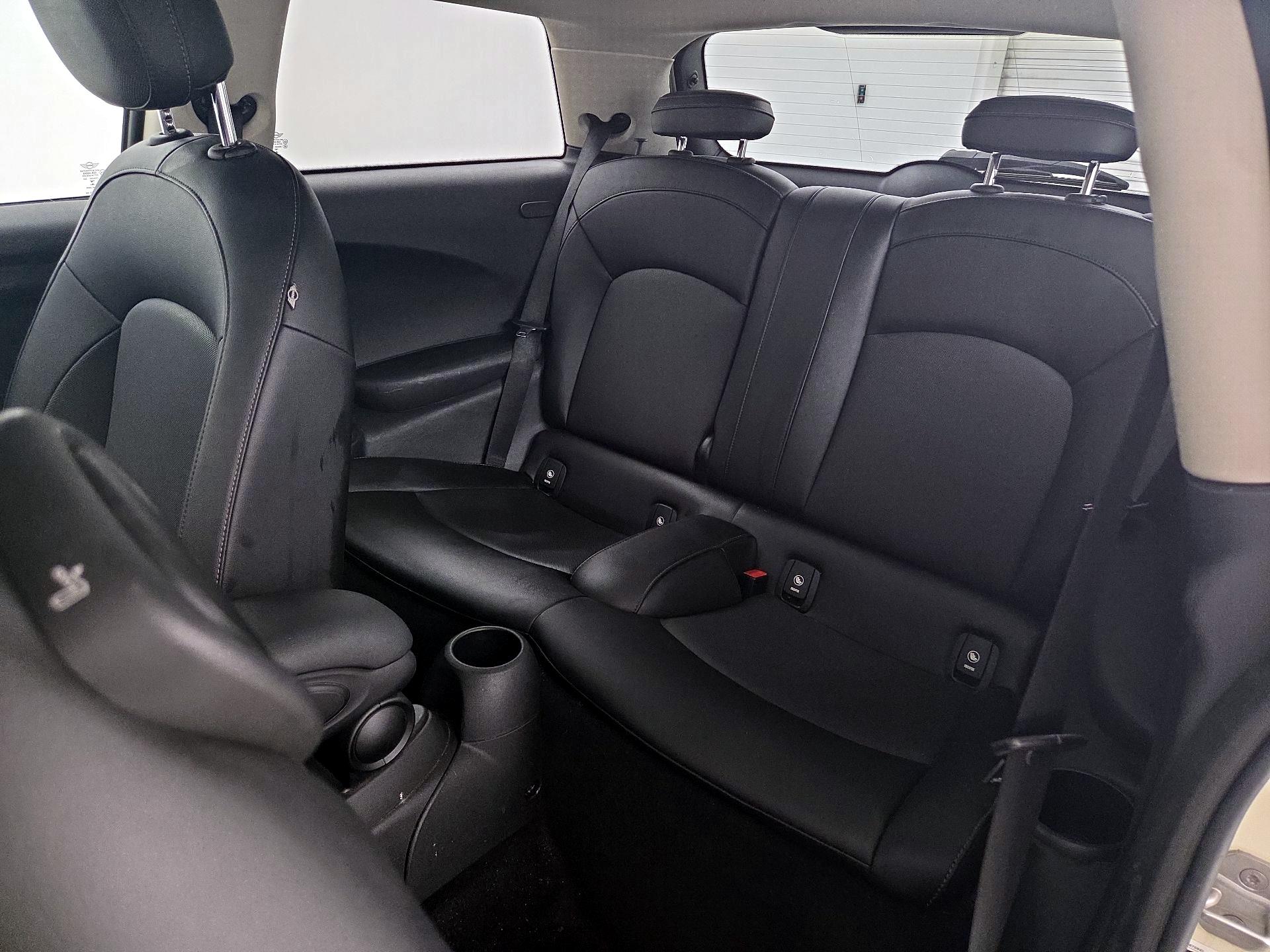 Thumbnail: 2015 MINI Cooper Hardtop - 18