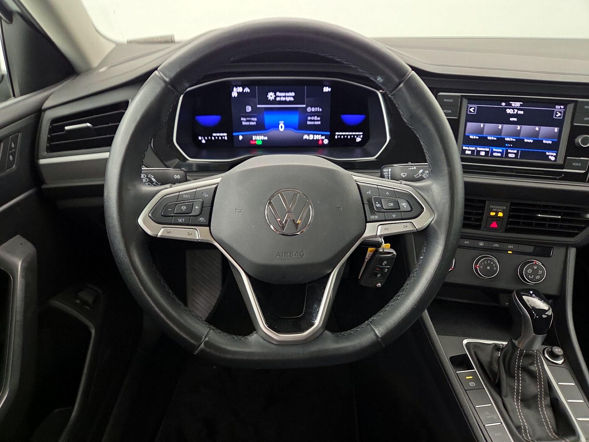 Thumbnail: 2022 Volkswagen Jetta - 10