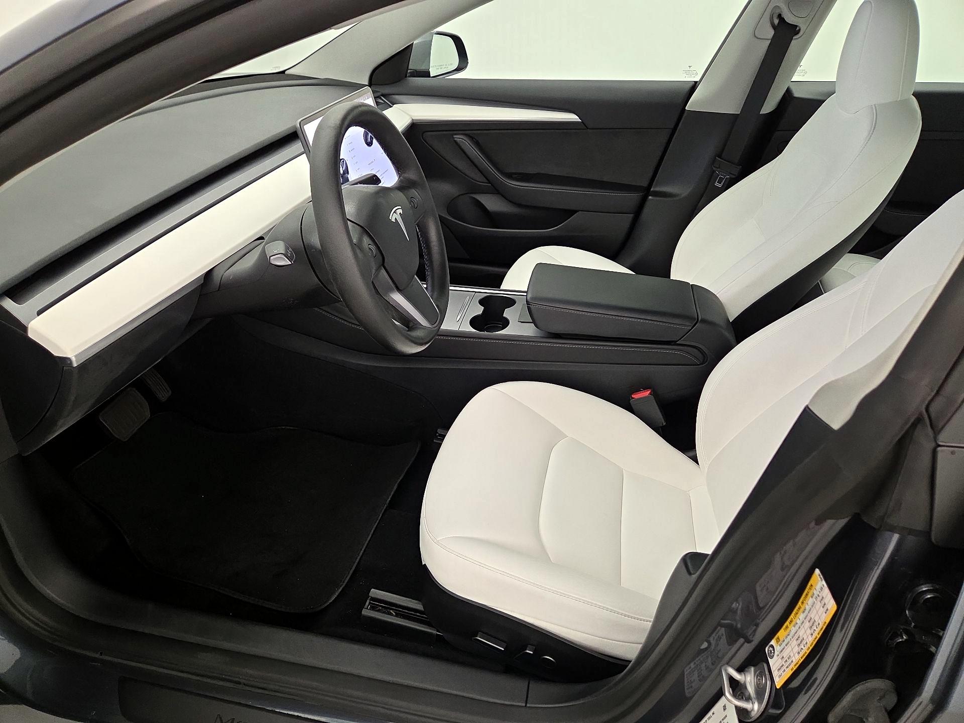 Thumbnail: 2023 Tesla Model 3 - 11