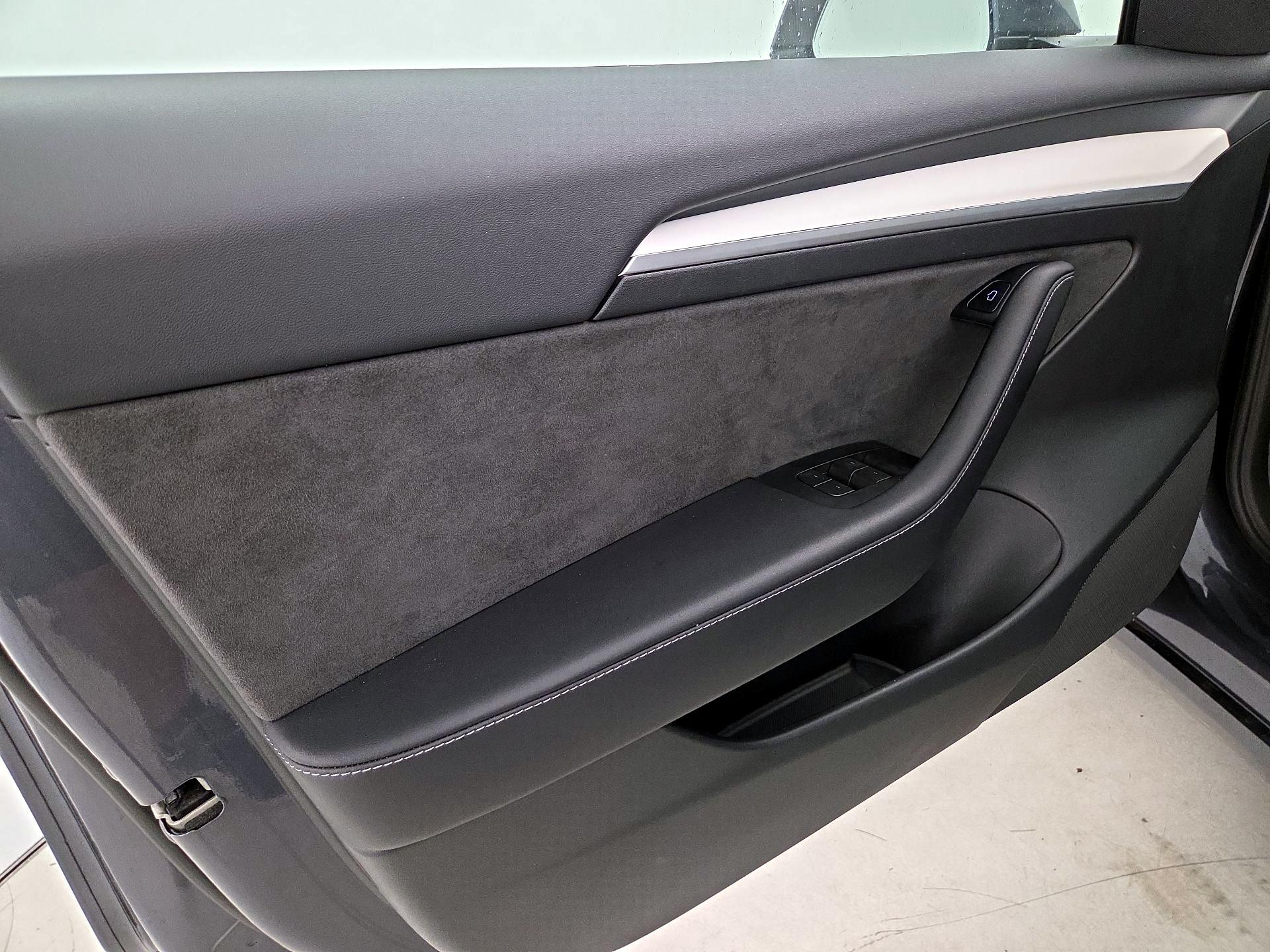 Thumbnail: 2023 Tesla Model 3 - 12