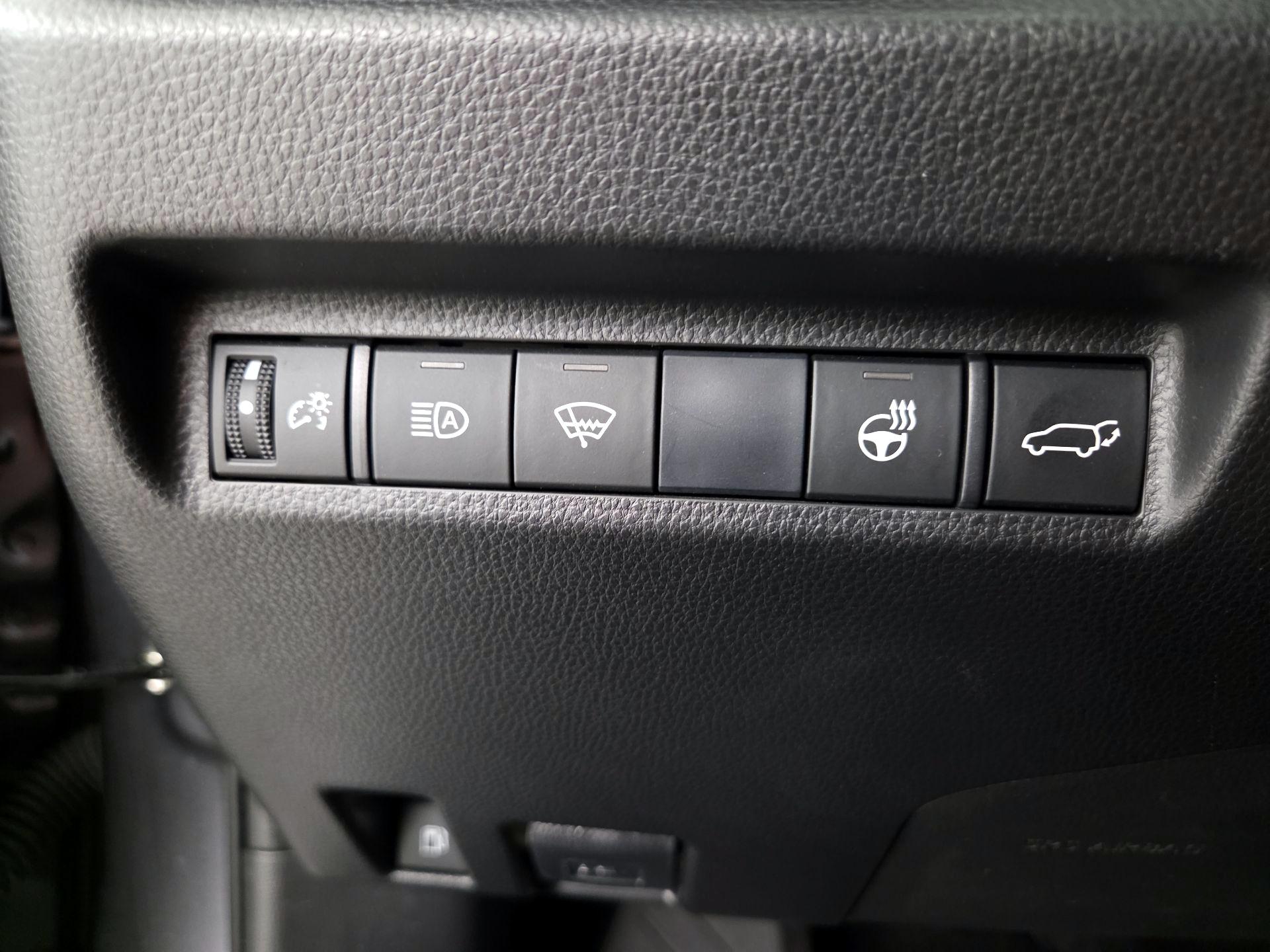 Thumbnail: 2021 Toyota RAV4 - 13