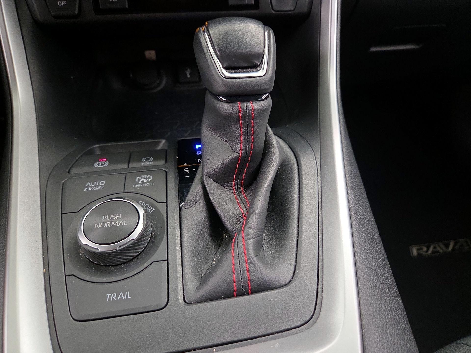 Thumbnail: 2021 Toyota RAV4 - 17