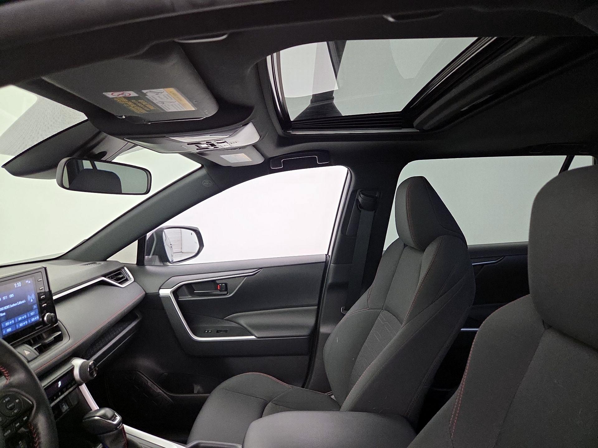 Thumbnail: 2021 Toyota RAV4 - 19