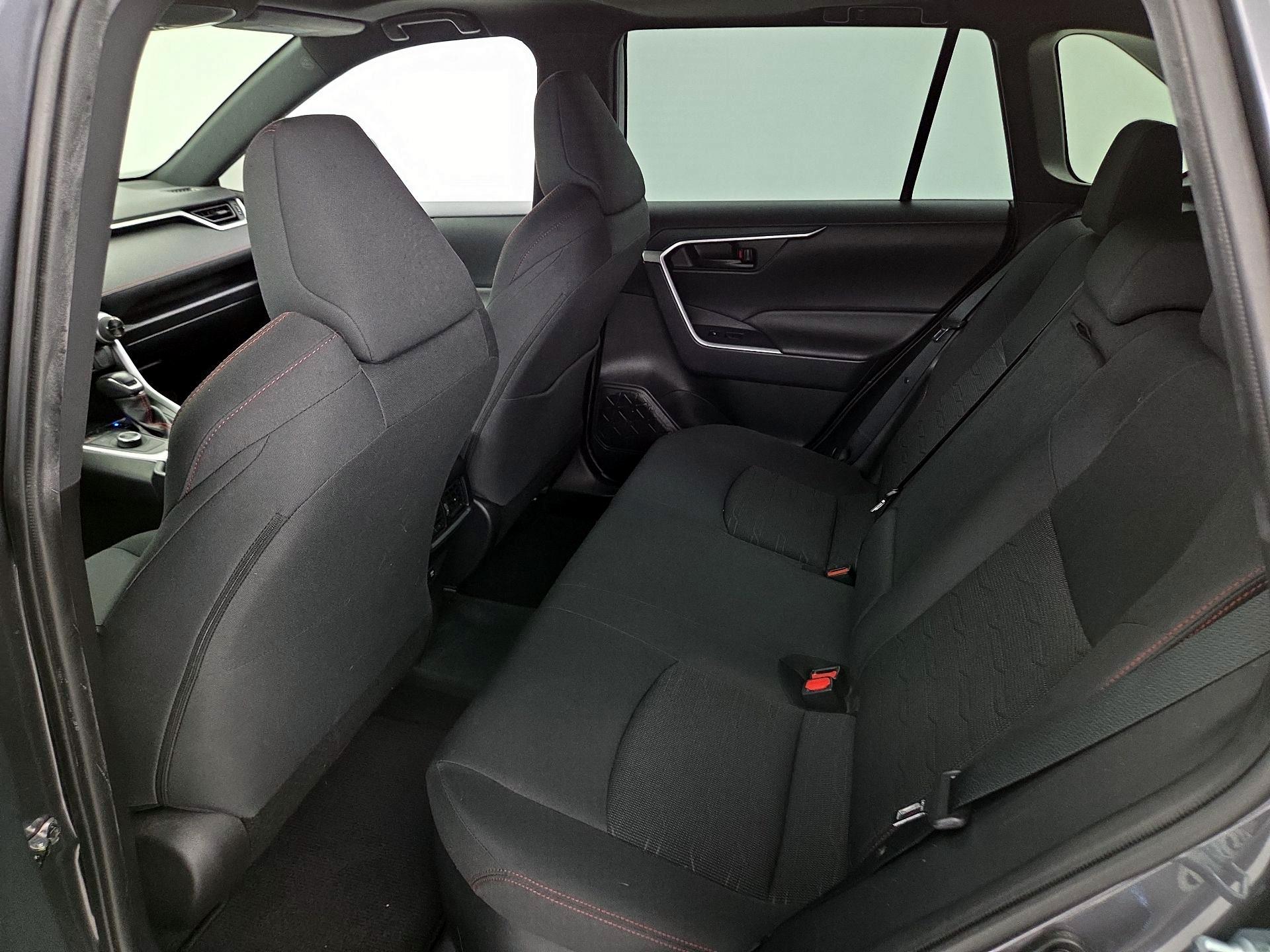 Thumbnail: 2021 Toyota RAV4 - 20