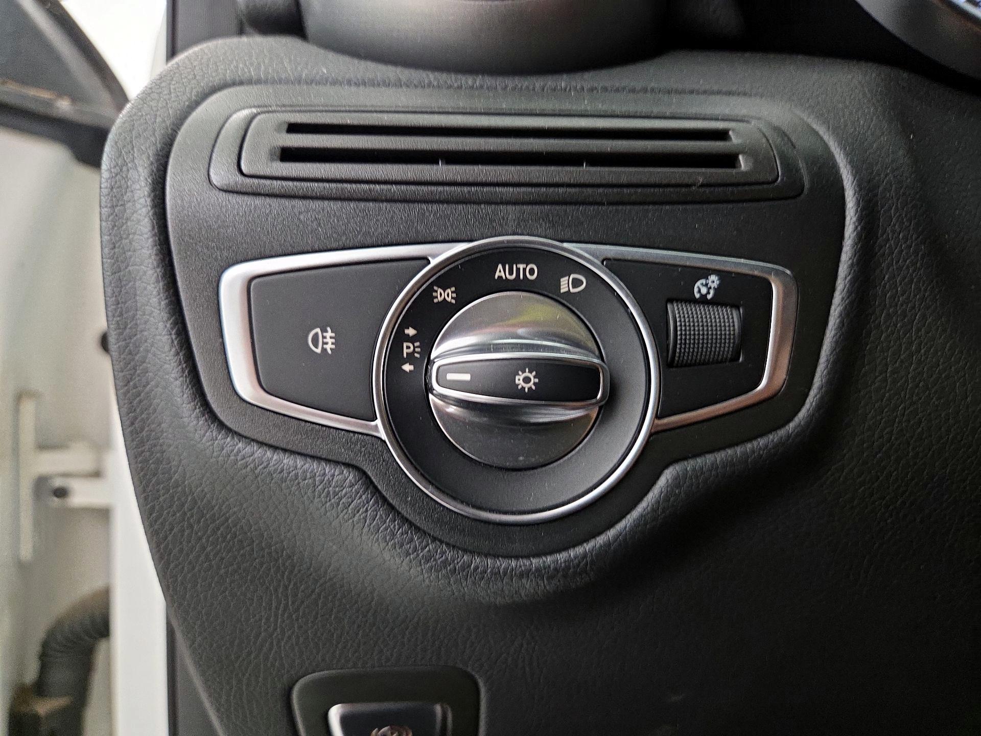 Thumbnail: 2018 Mercedes-Benz GLC - 13