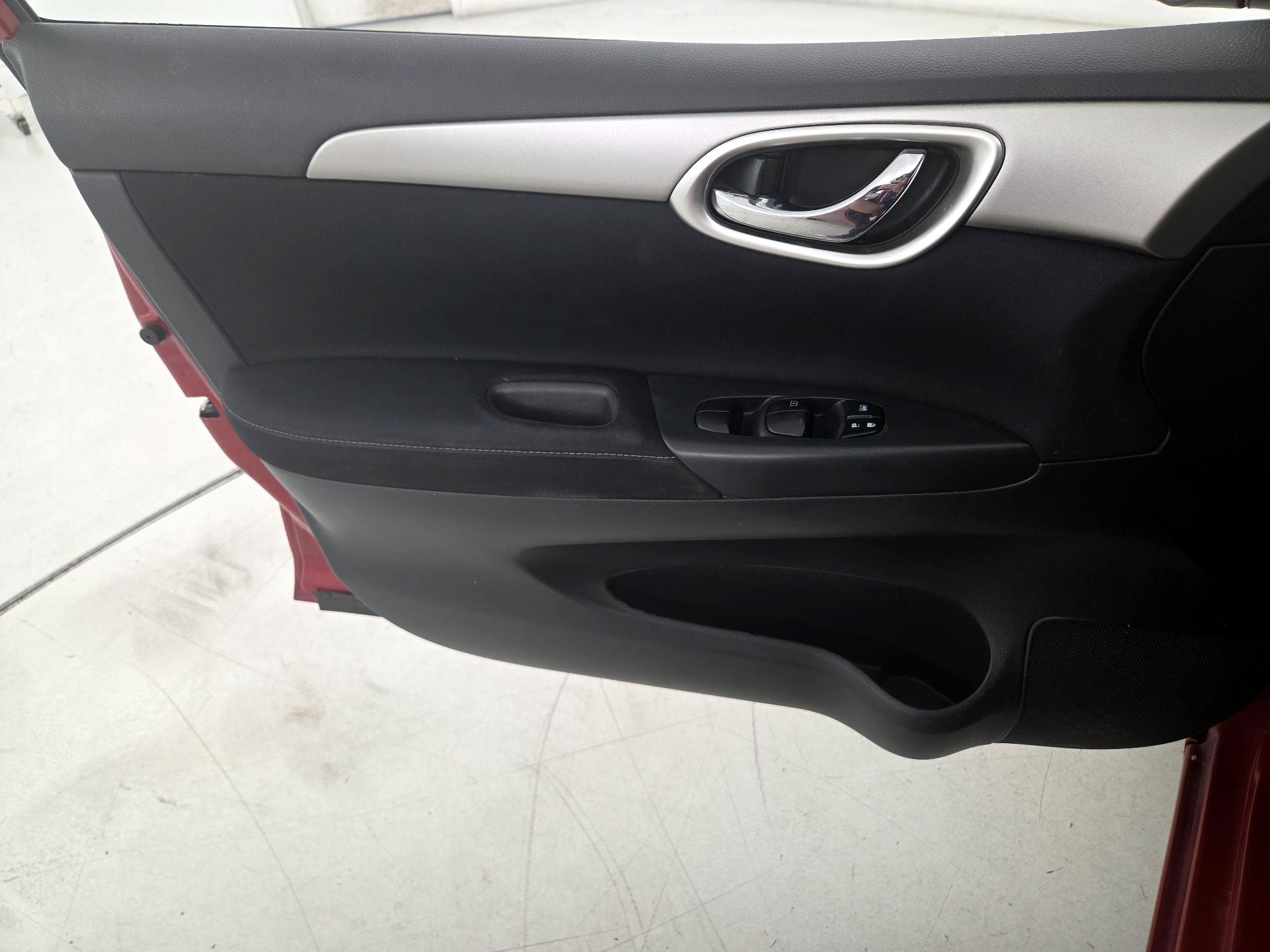 Thumbnail: 2014 Nissan Sentra - 12