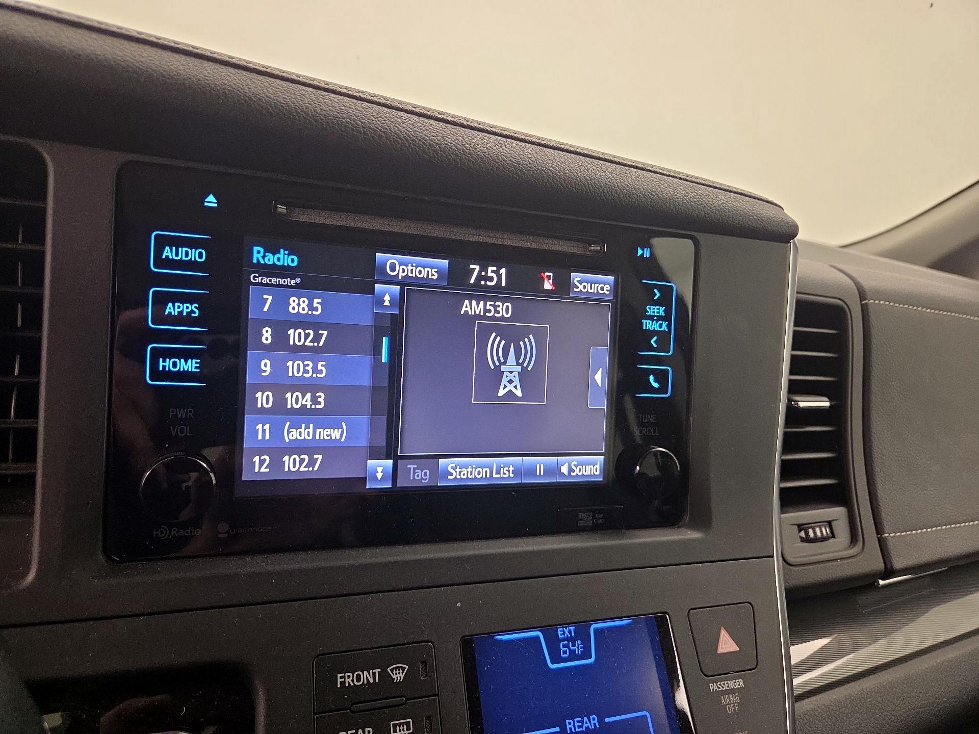 Thumbnail: 2015 Toyota Sienna - 15