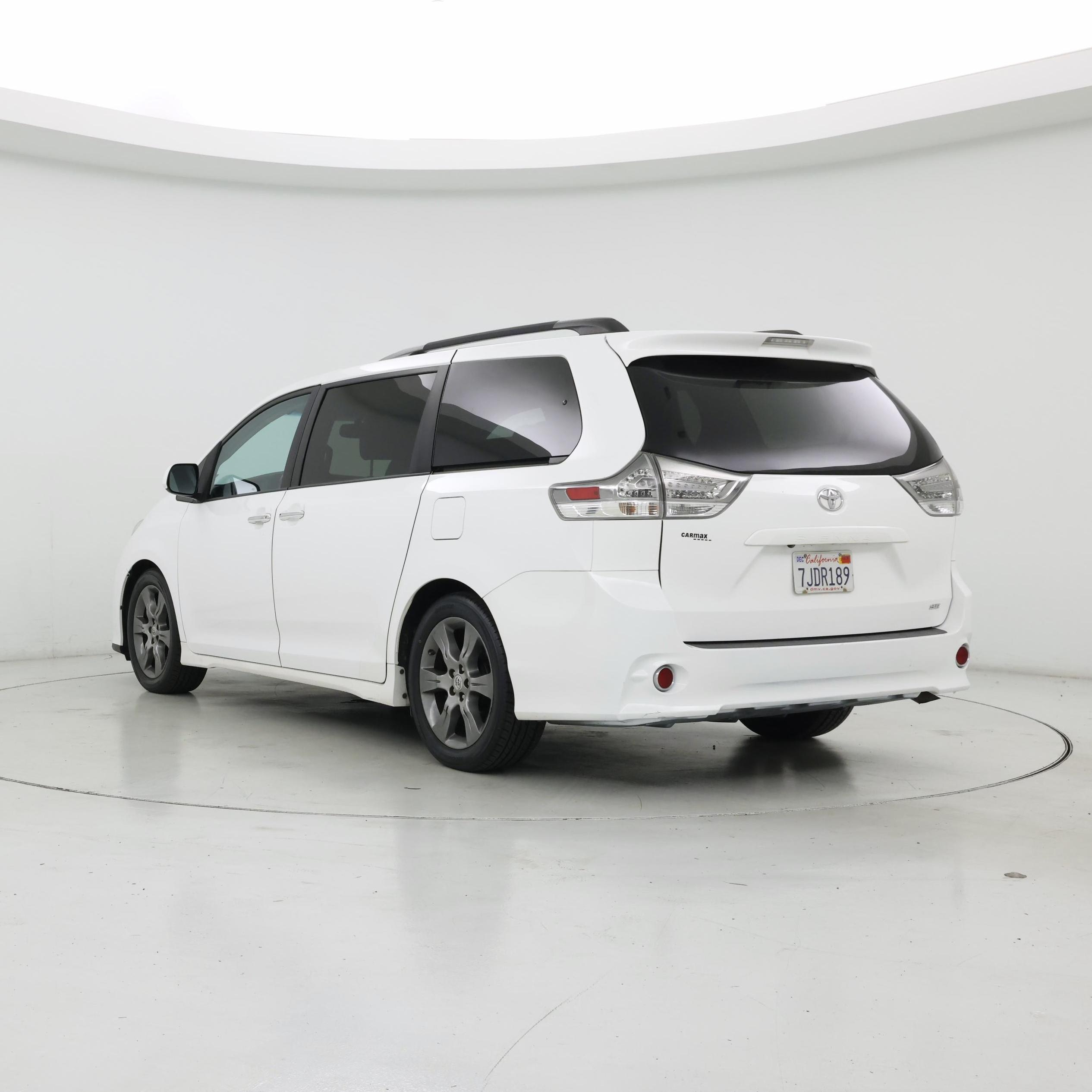 Thumbnail: 2015 Toyota Sienna - 2
