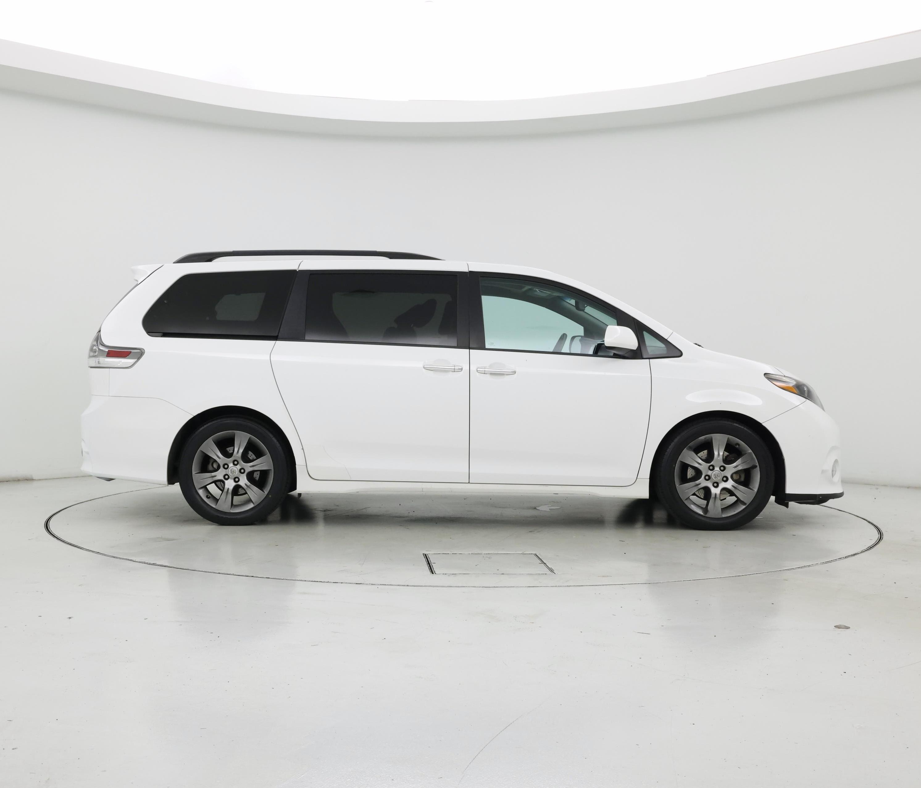 Thumbnail: 2015 Toyota Sienna - 7