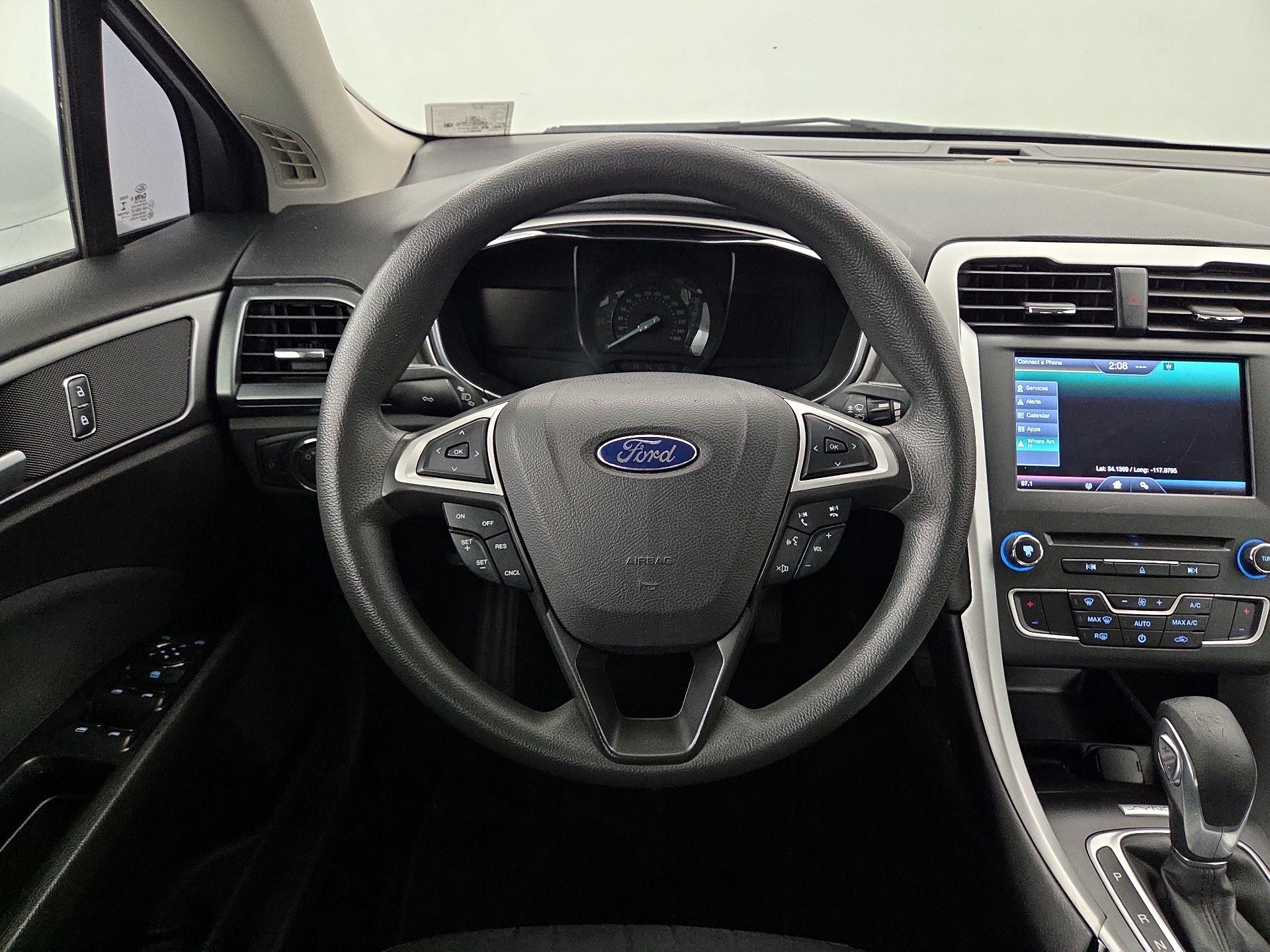 Thumbnail: 2016 Ford Fusion - 10