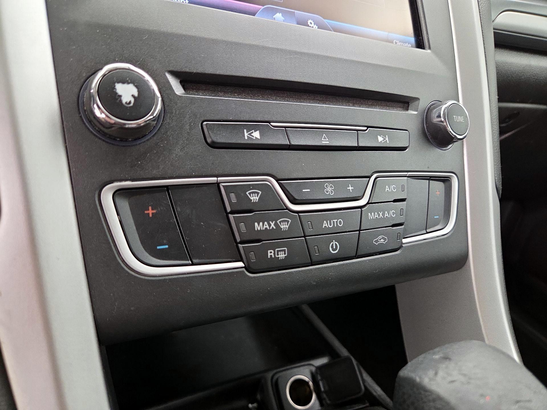 Thumbnail: 2016 Ford Fusion - 16