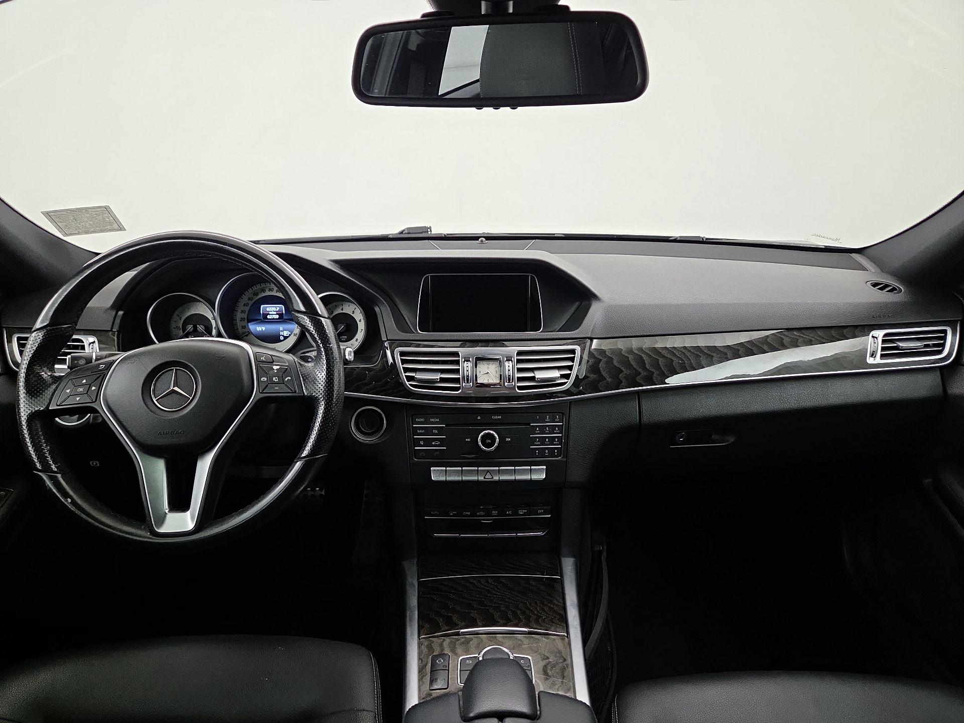 Thumbnail: 2016 Mercedes-Benz E-Class - 9