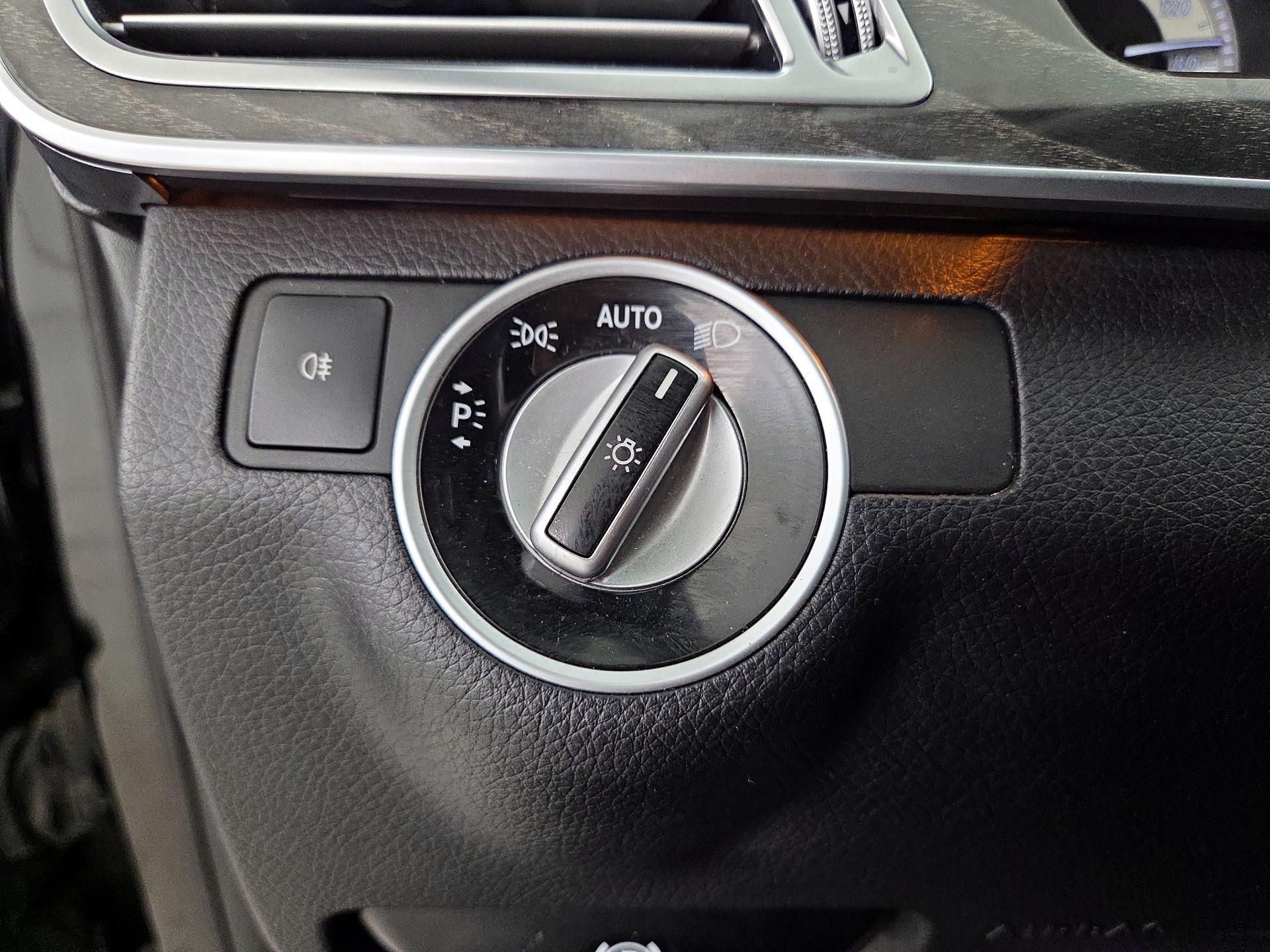 Thumbnail: 2016 Mercedes-Benz E-Class - 13