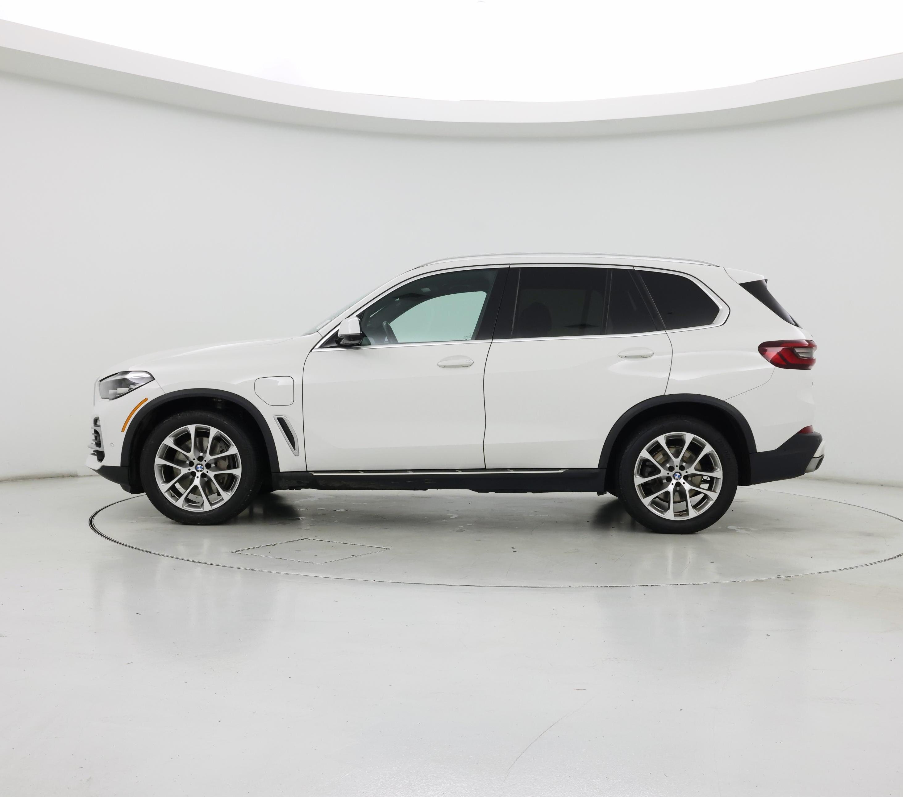Thumbnail: 2021 BMW X5 - 3