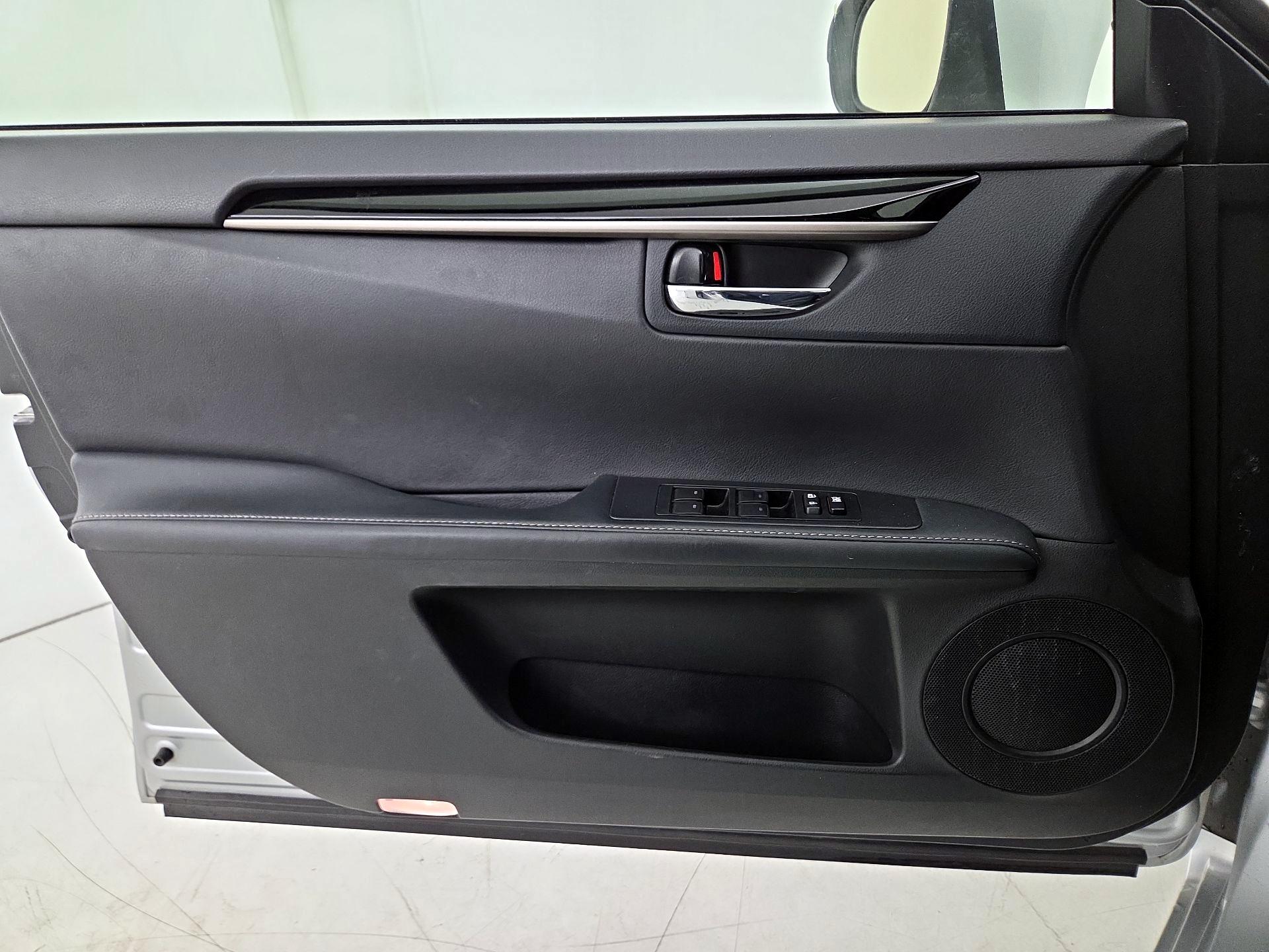 Thumbnail: 2014 Lexus ES - 12