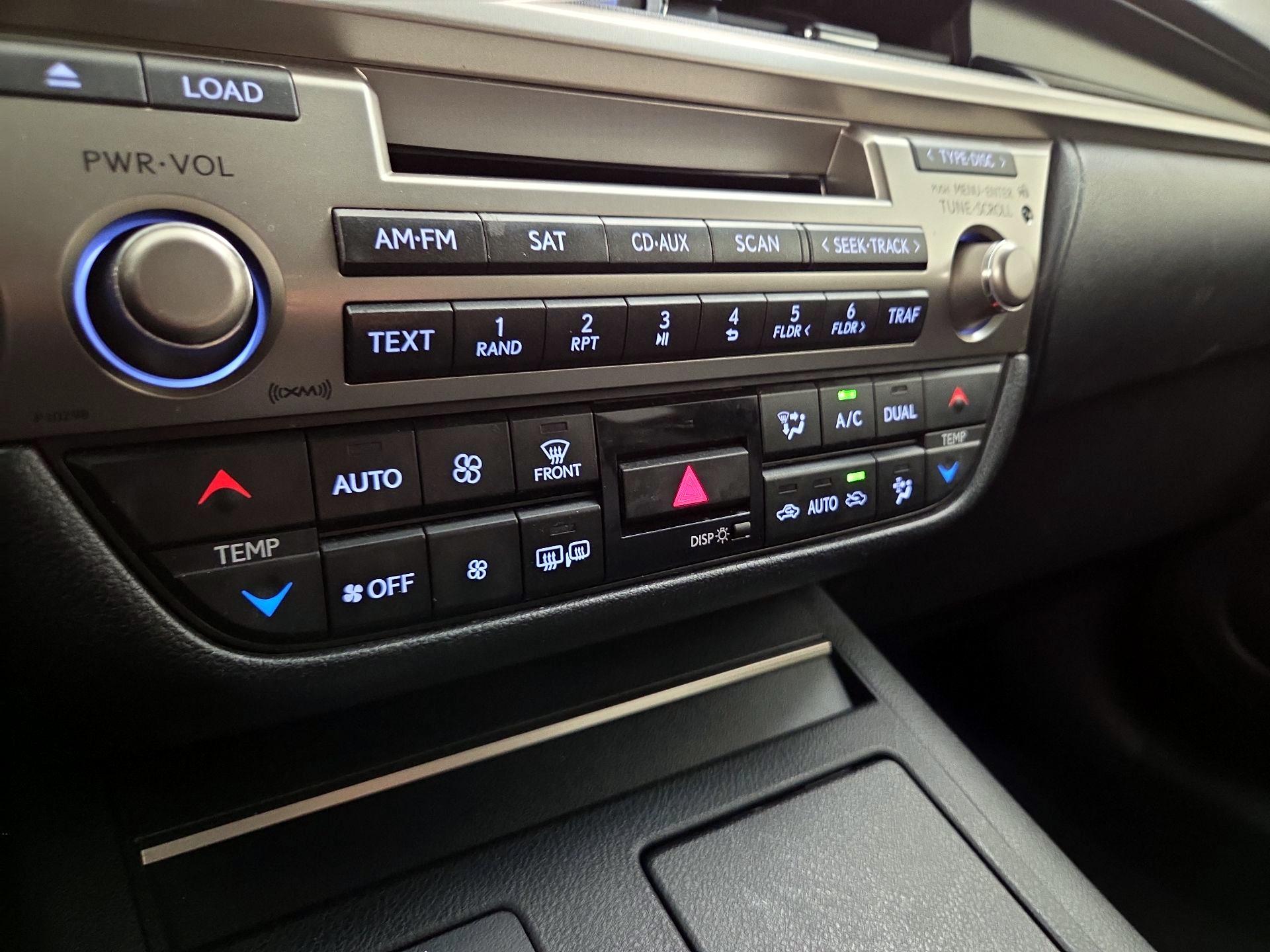 Thumbnail: 2014 Lexus ES - 15