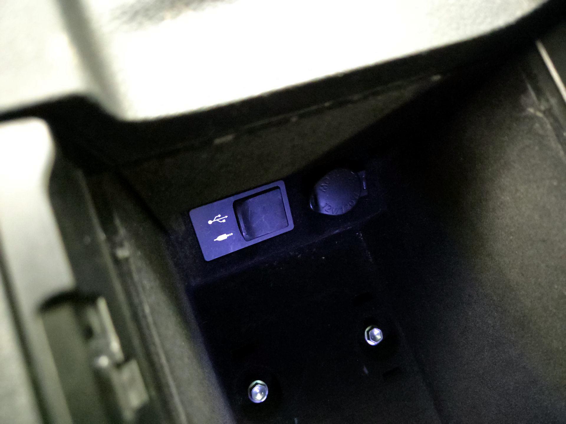 Thumbnail: 2014 Lexus ES - 17