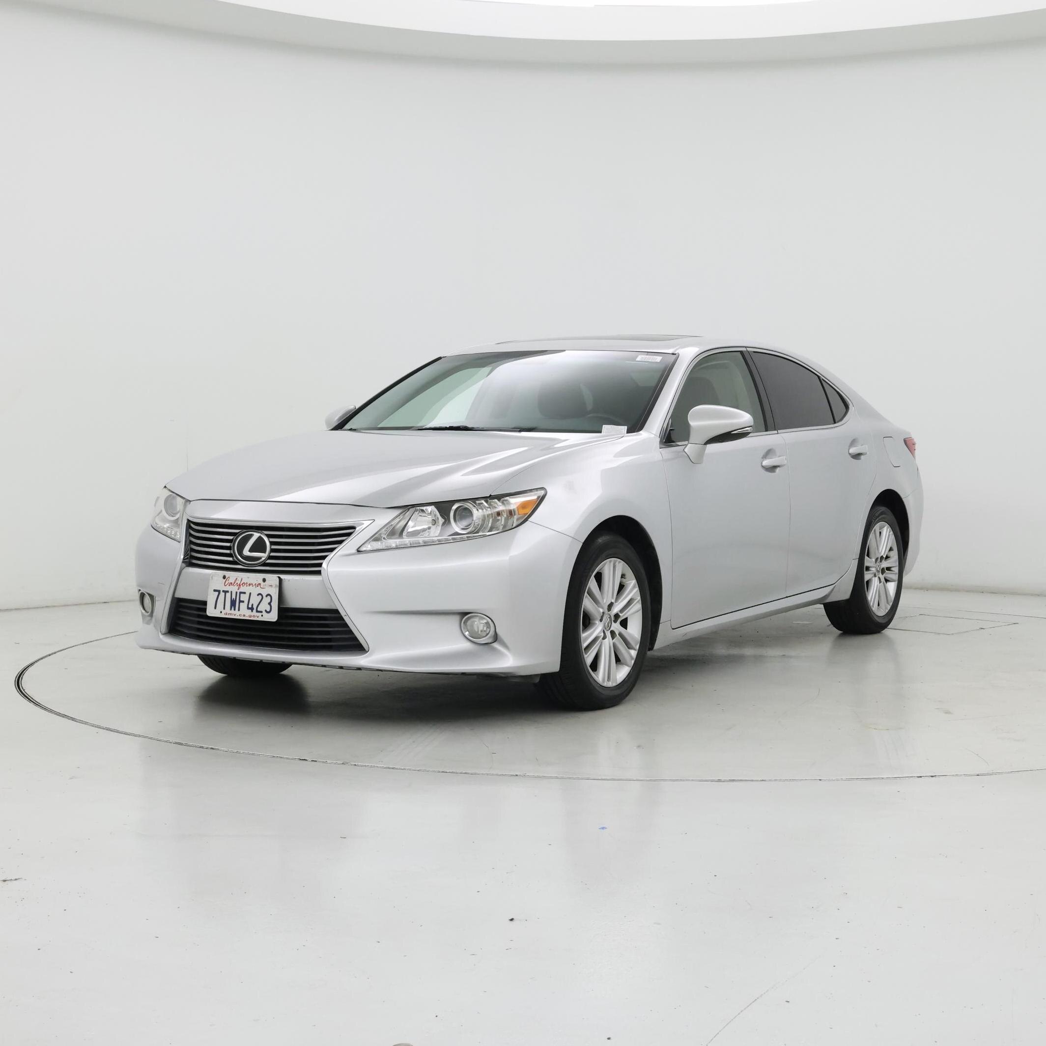 Thumbnail: 2014 Lexus ES - 4