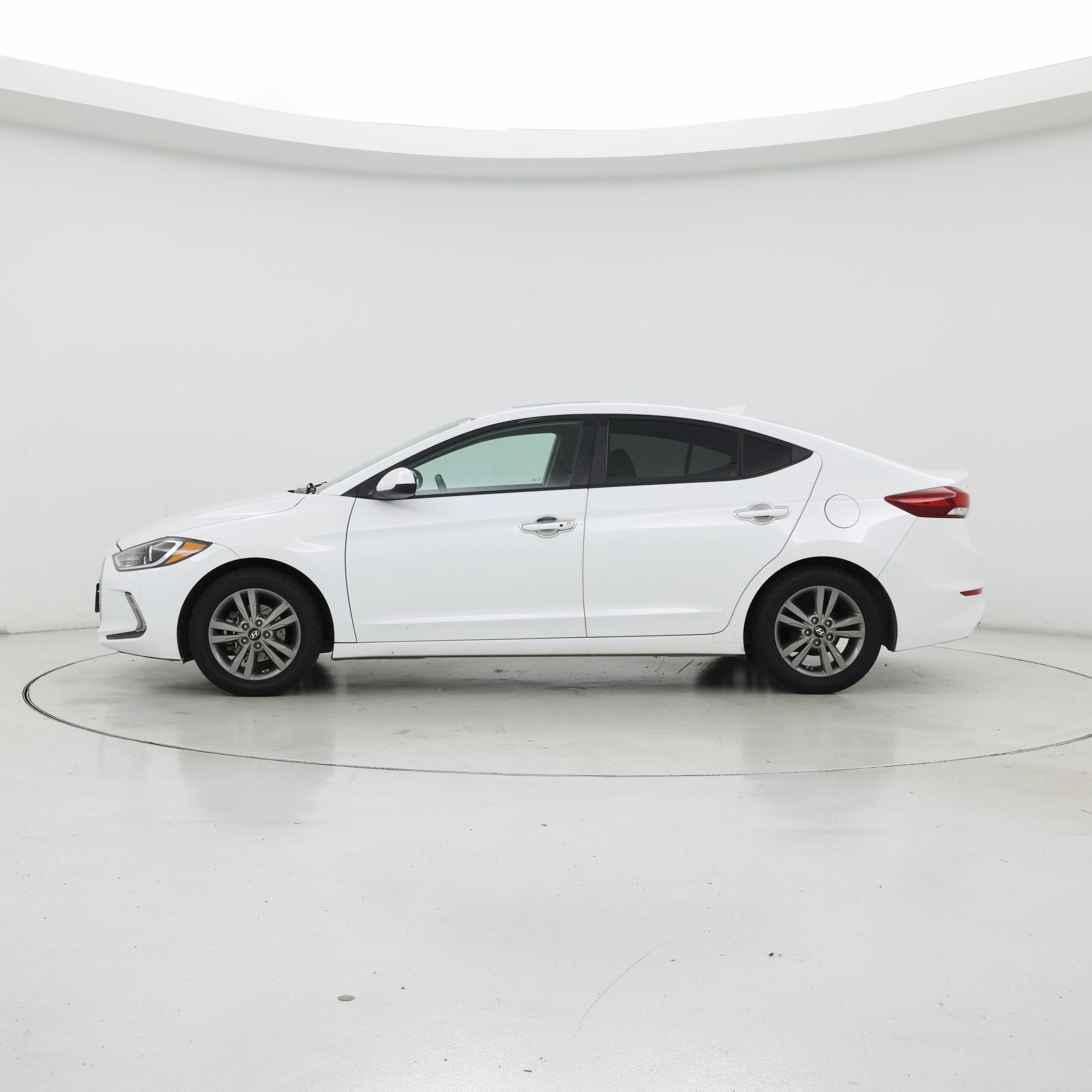 Thumbnail: 2017 Hyundai Elantra - 3