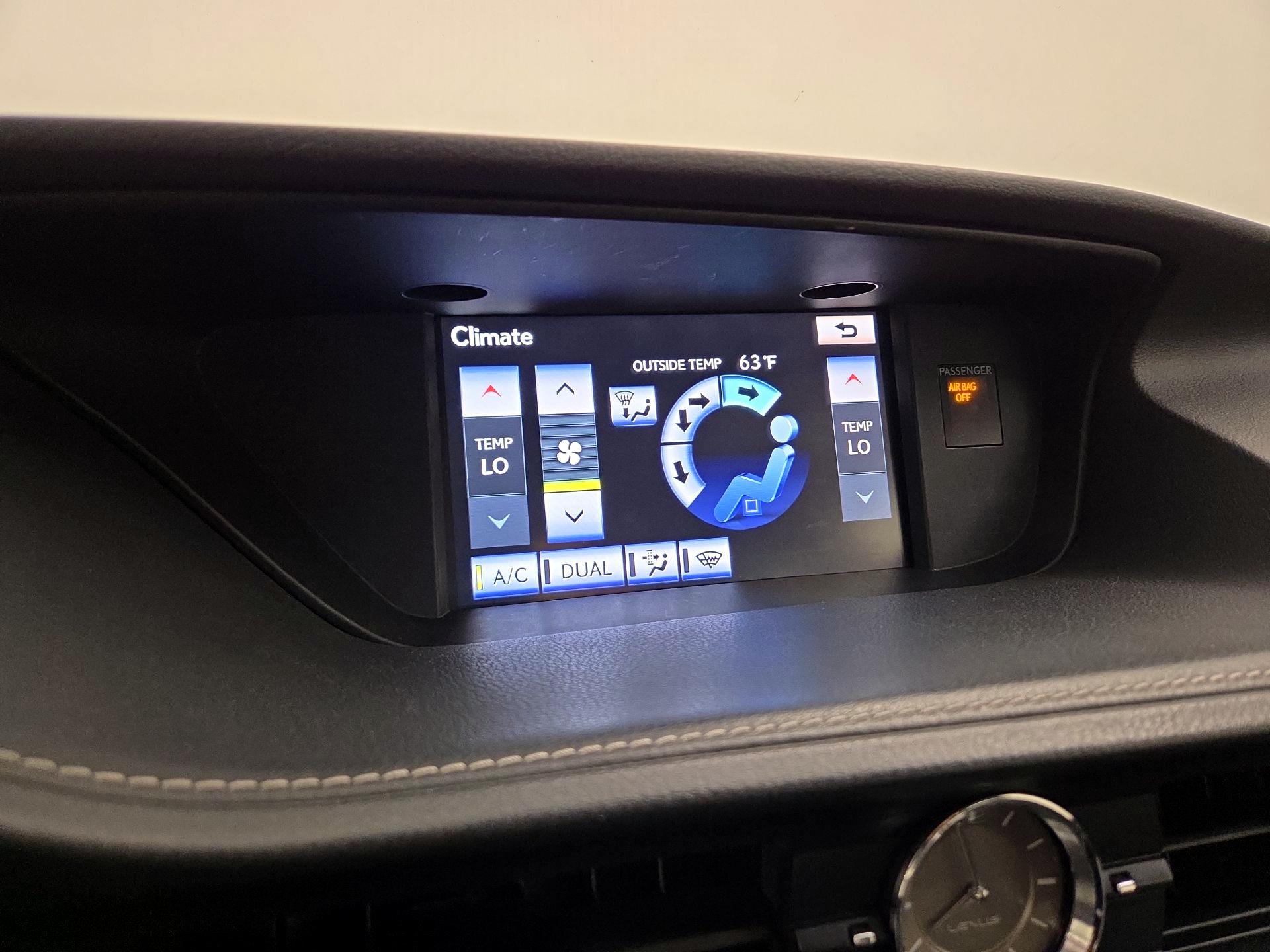 Thumbnail: 2014 Lexus ES - 17