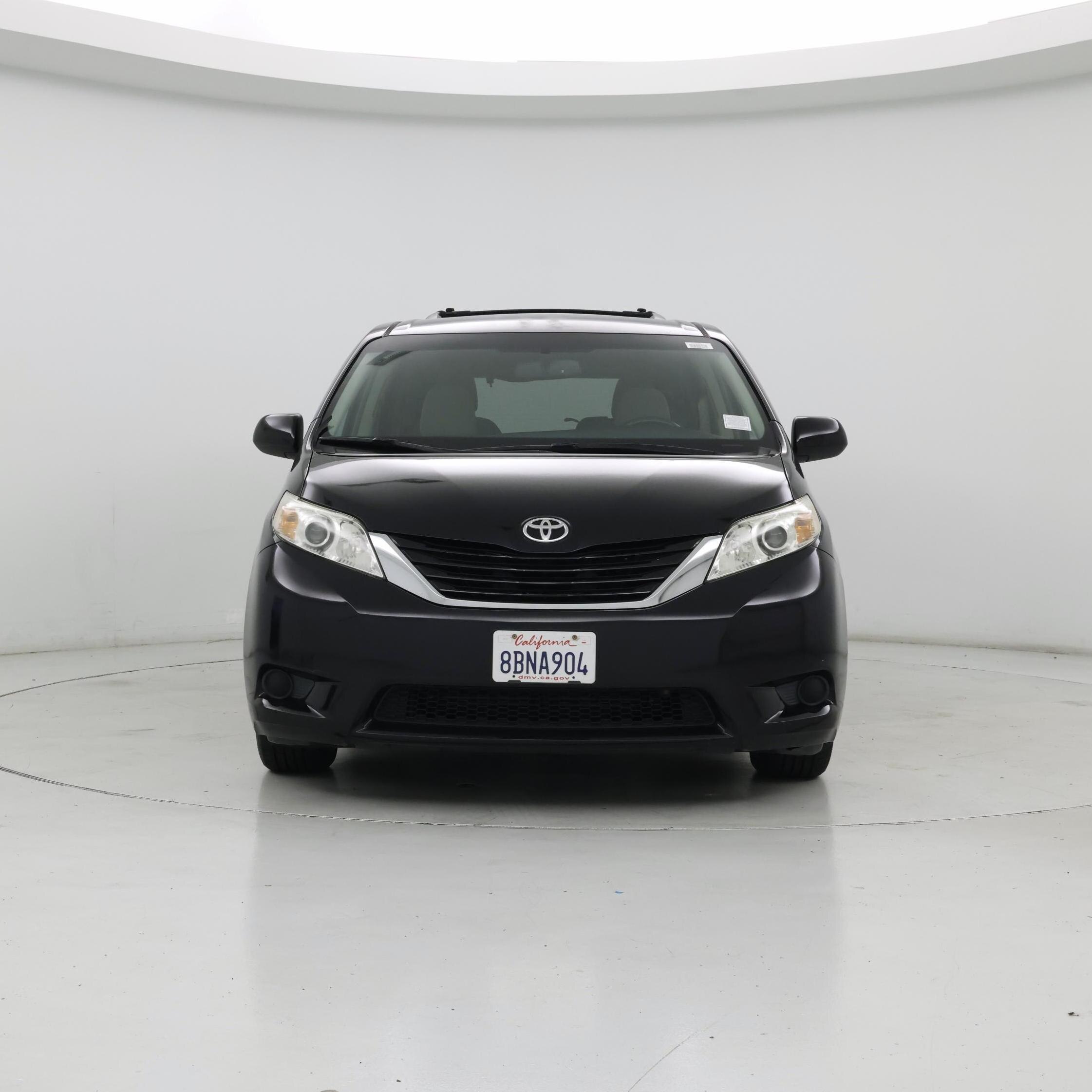 Thumbnail: 2017 Toyota Sienna - 5