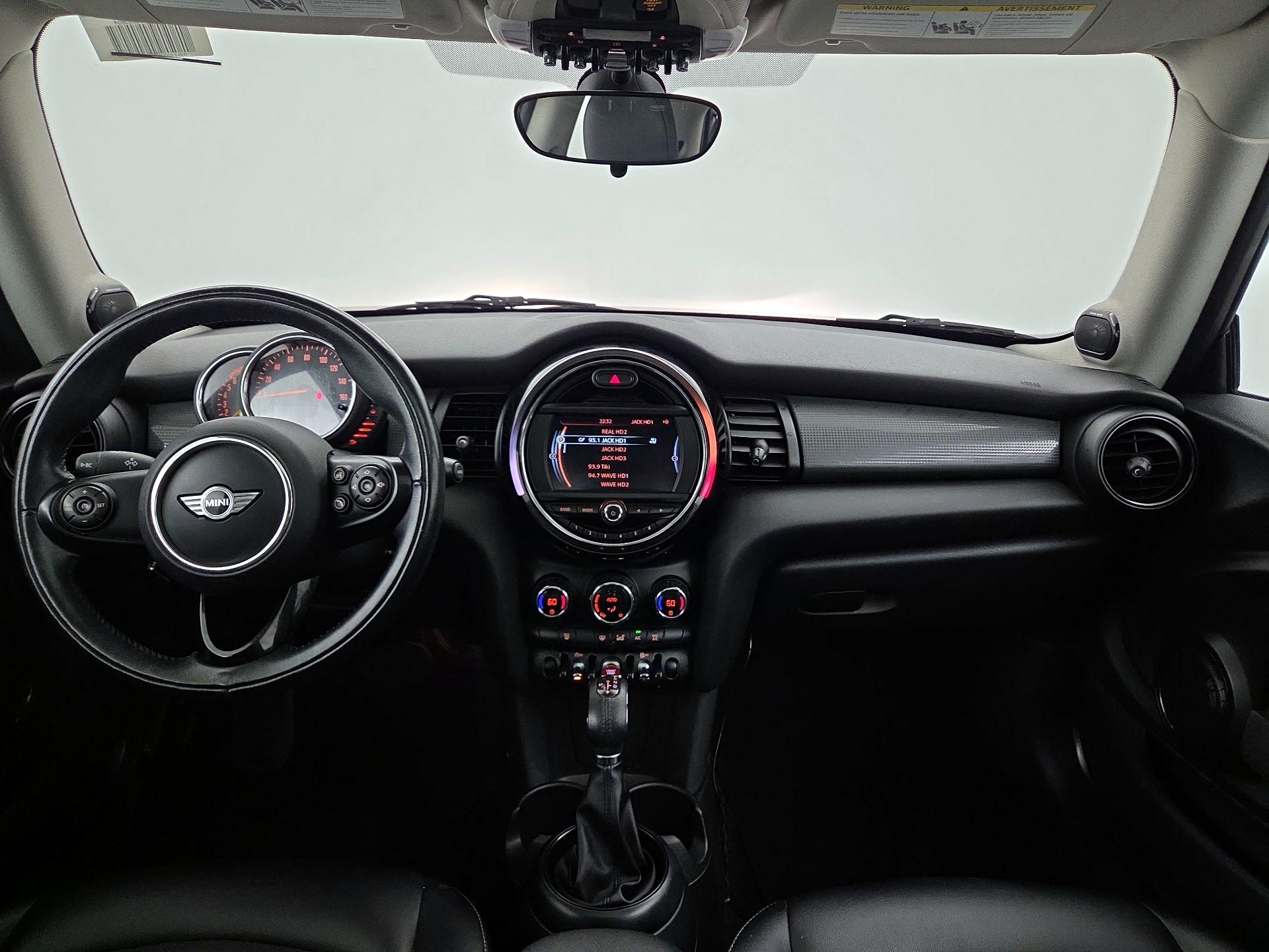 Thumbnail: 2017 MINI Cooper Hardtop - 9