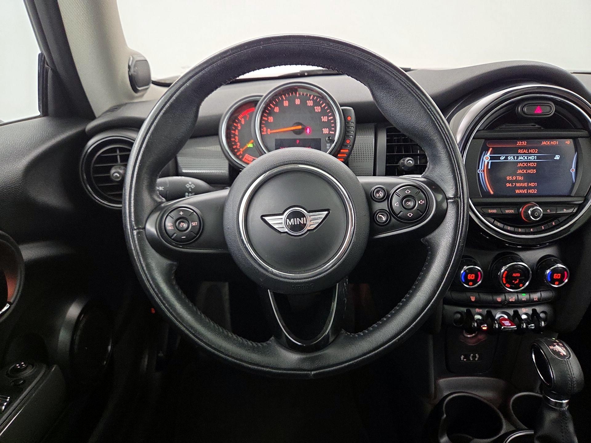 Thumbnail: 2017 MINI Cooper Hardtop - 10