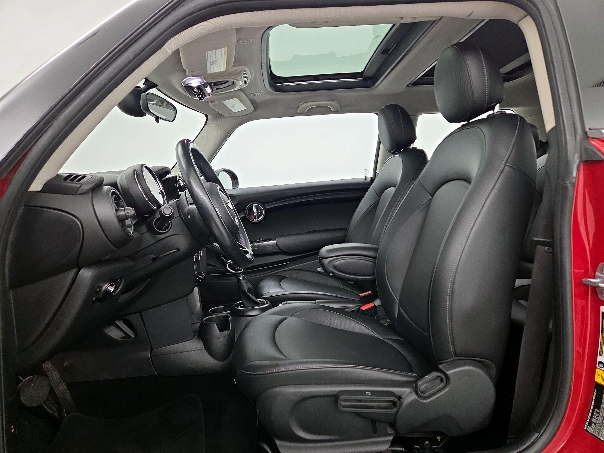 Thumbnail: 2017 MINI Cooper Hardtop - 11