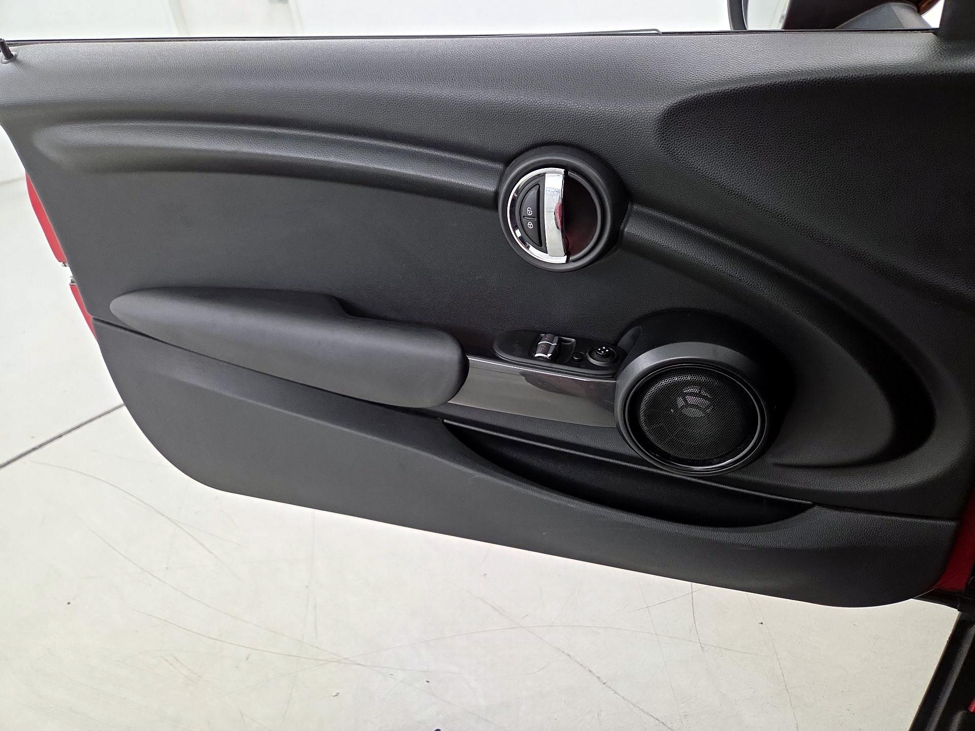 Thumbnail: 2017 MINI Cooper Hardtop - 12