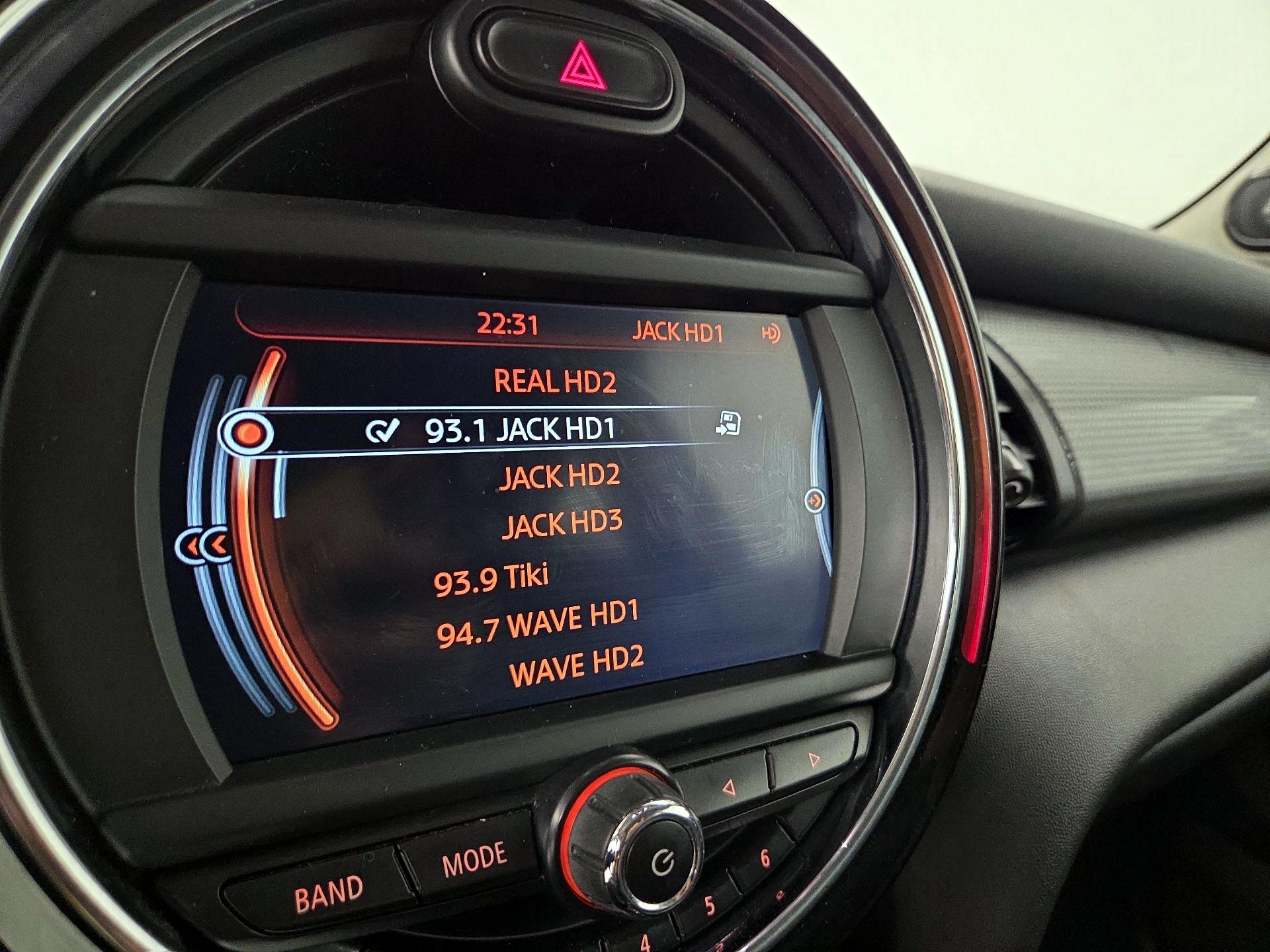 Thumbnail: 2017 MINI Cooper Hardtop - 15