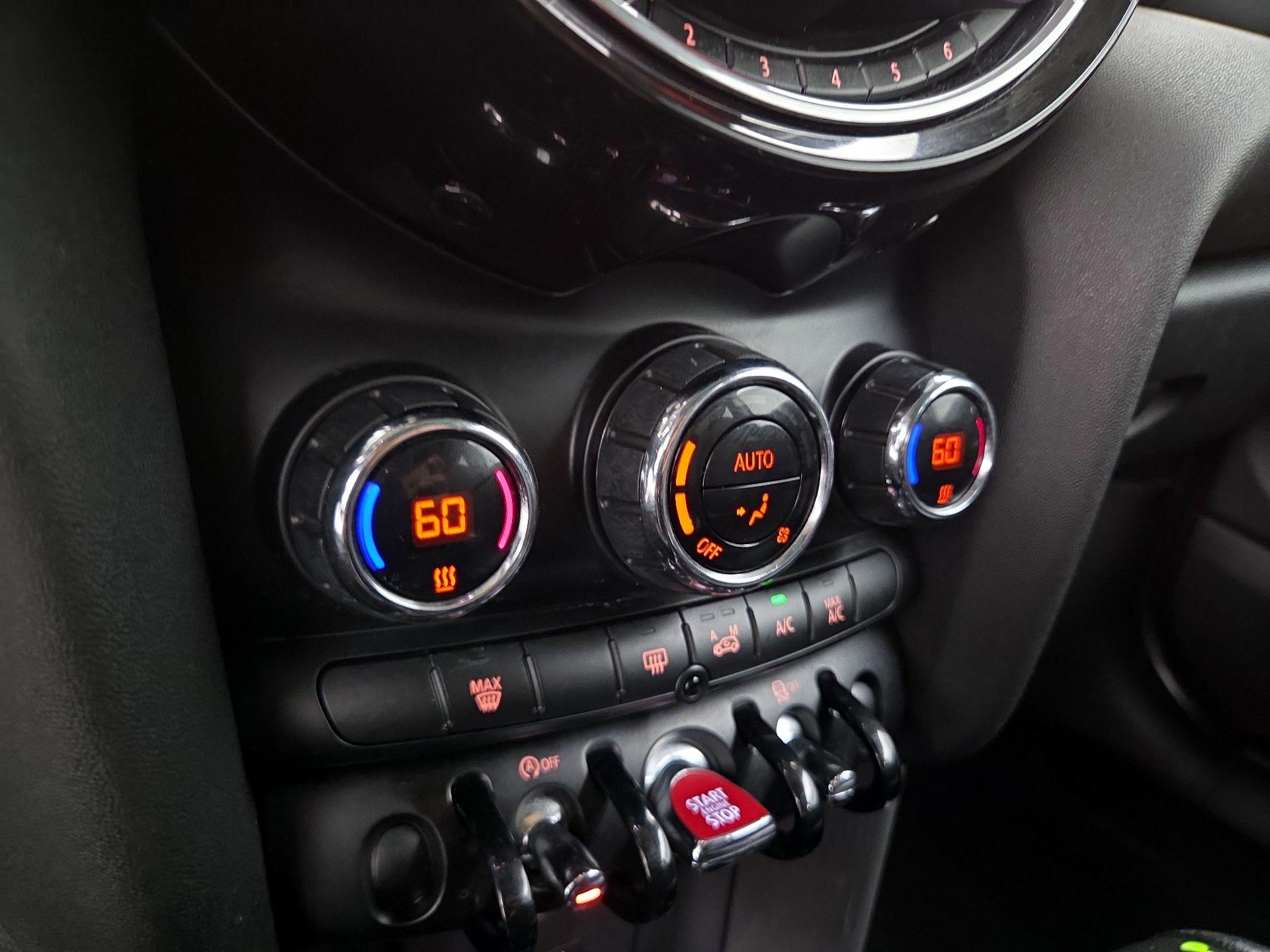 Thumbnail: 2017 MINI Cooper Hardtop - 16