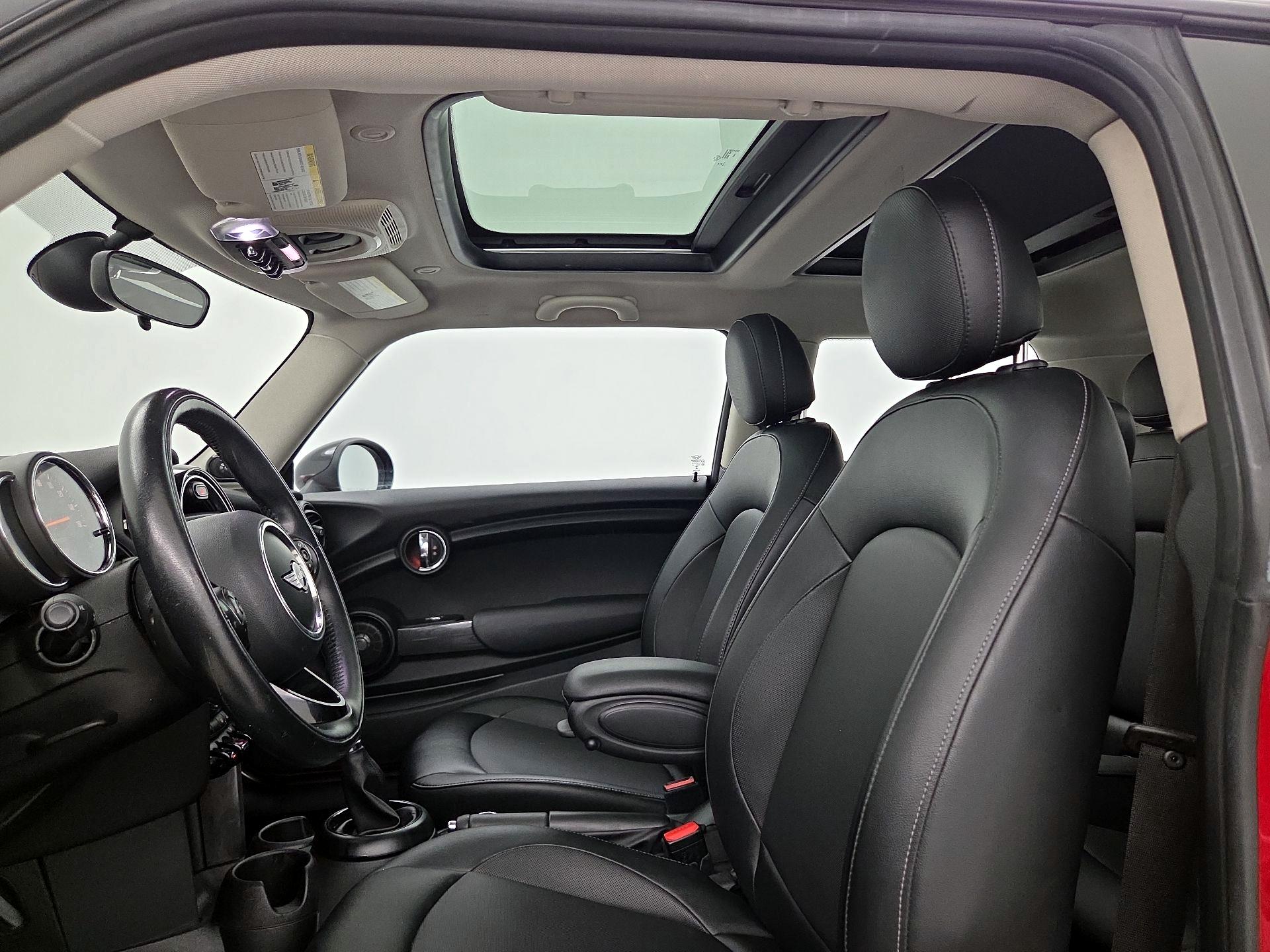 Thumbnail: 2017 MINI Cooper Hardtop - 19