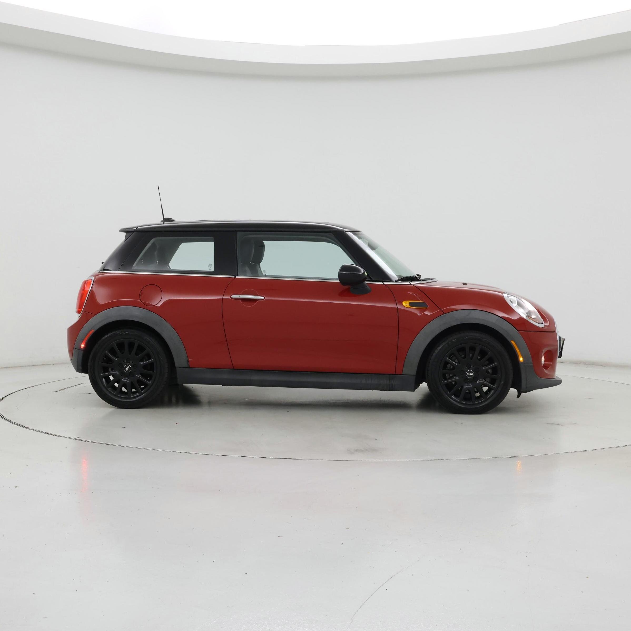 Thumbnail: 2017 MINI Cooper Hardtop - 7
