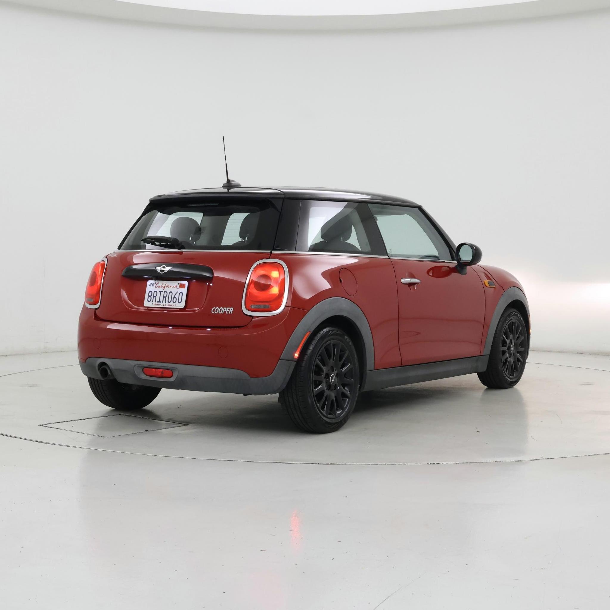 Thumbnail: 2017 MINI Cooper Hardtop - 8