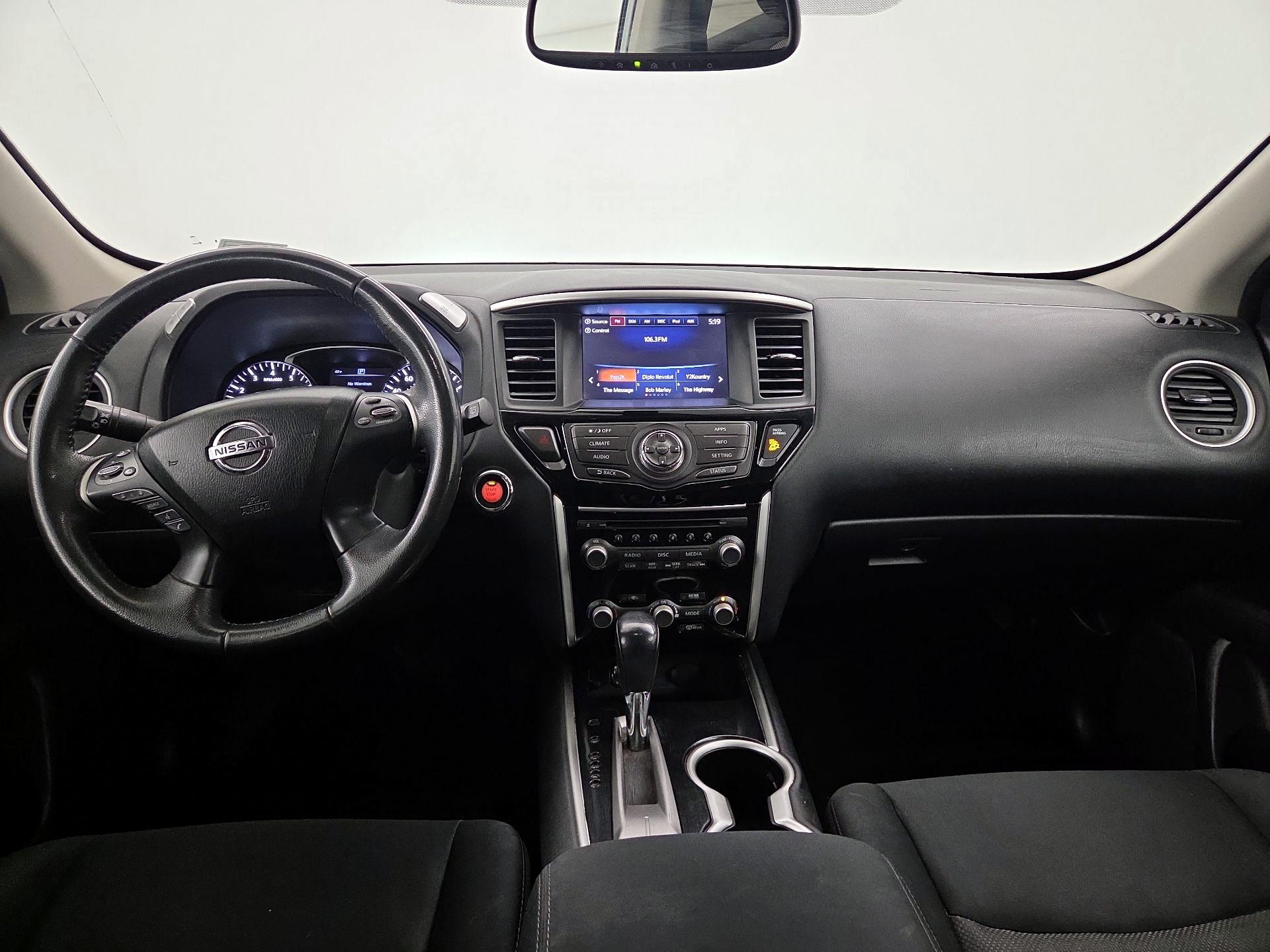 Thumbnail: 2017 Nissan Pathfinder - 9