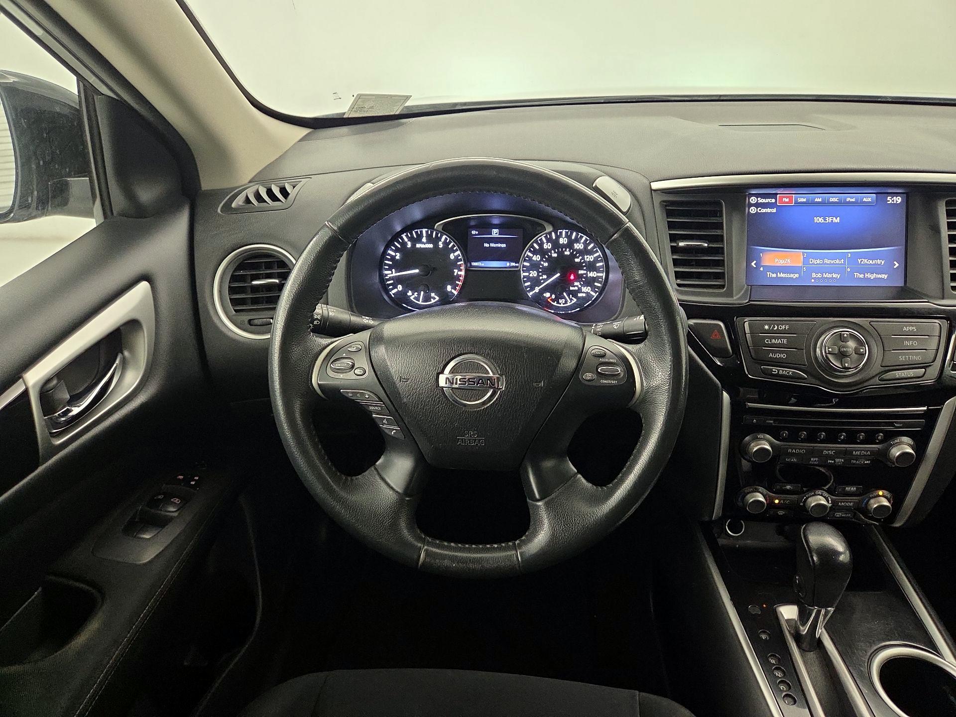 Thumbnail: 2017 Nissan Pathfinder - 10