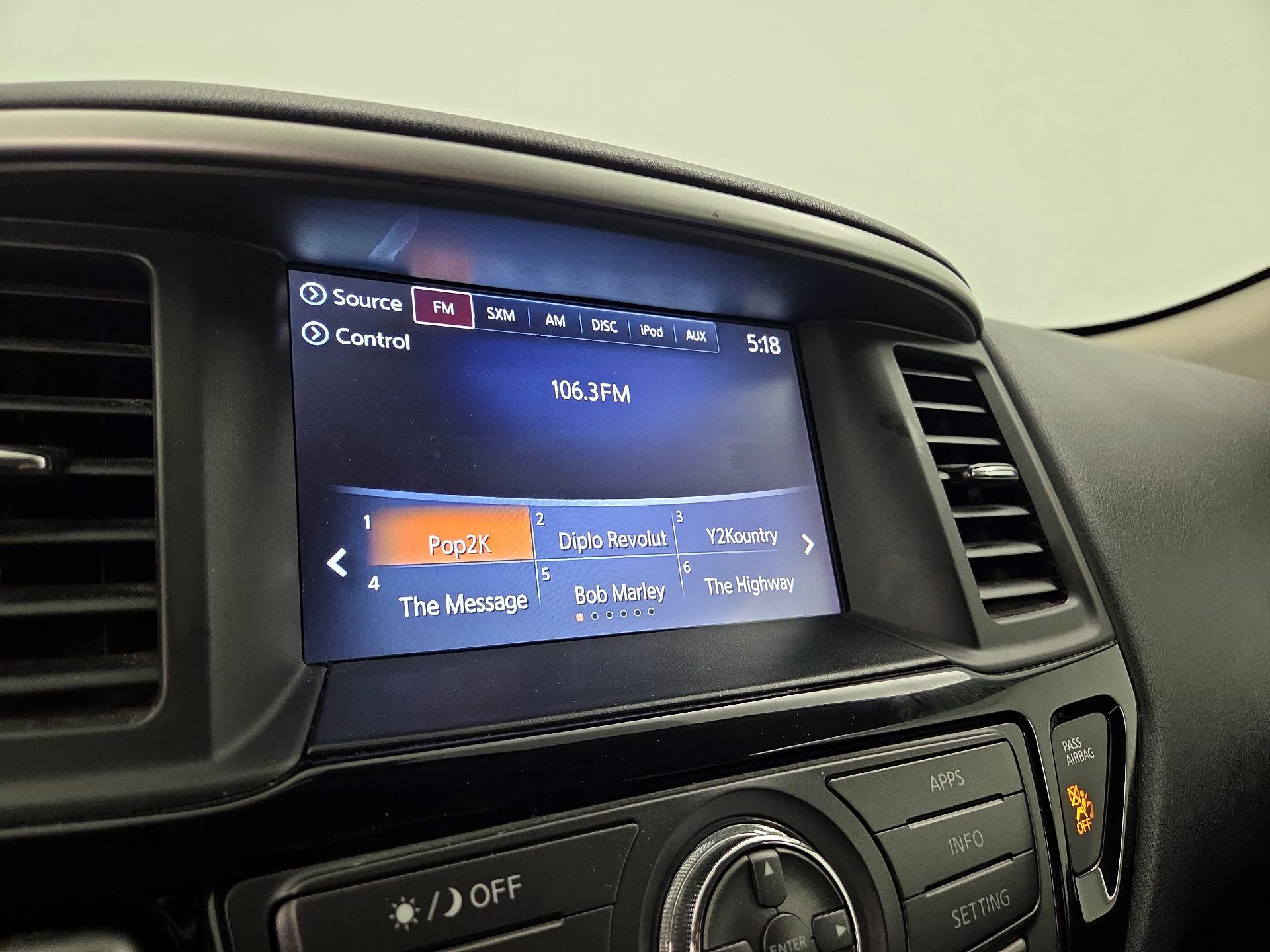 Thumbnail: 2017 Nissan Pathfinder - 15