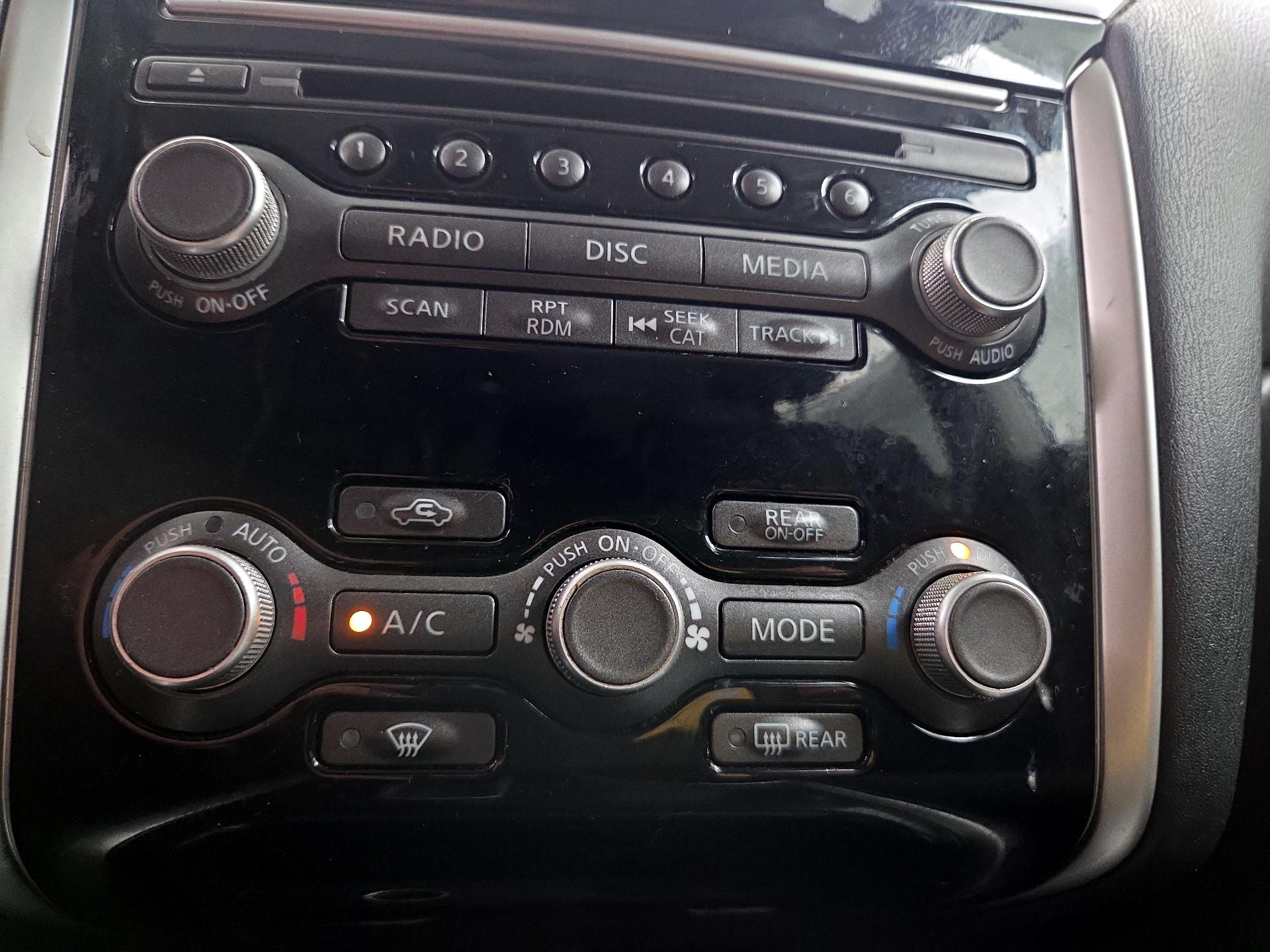 Thumbnail: 2017 Nissan Pathfinder - 16