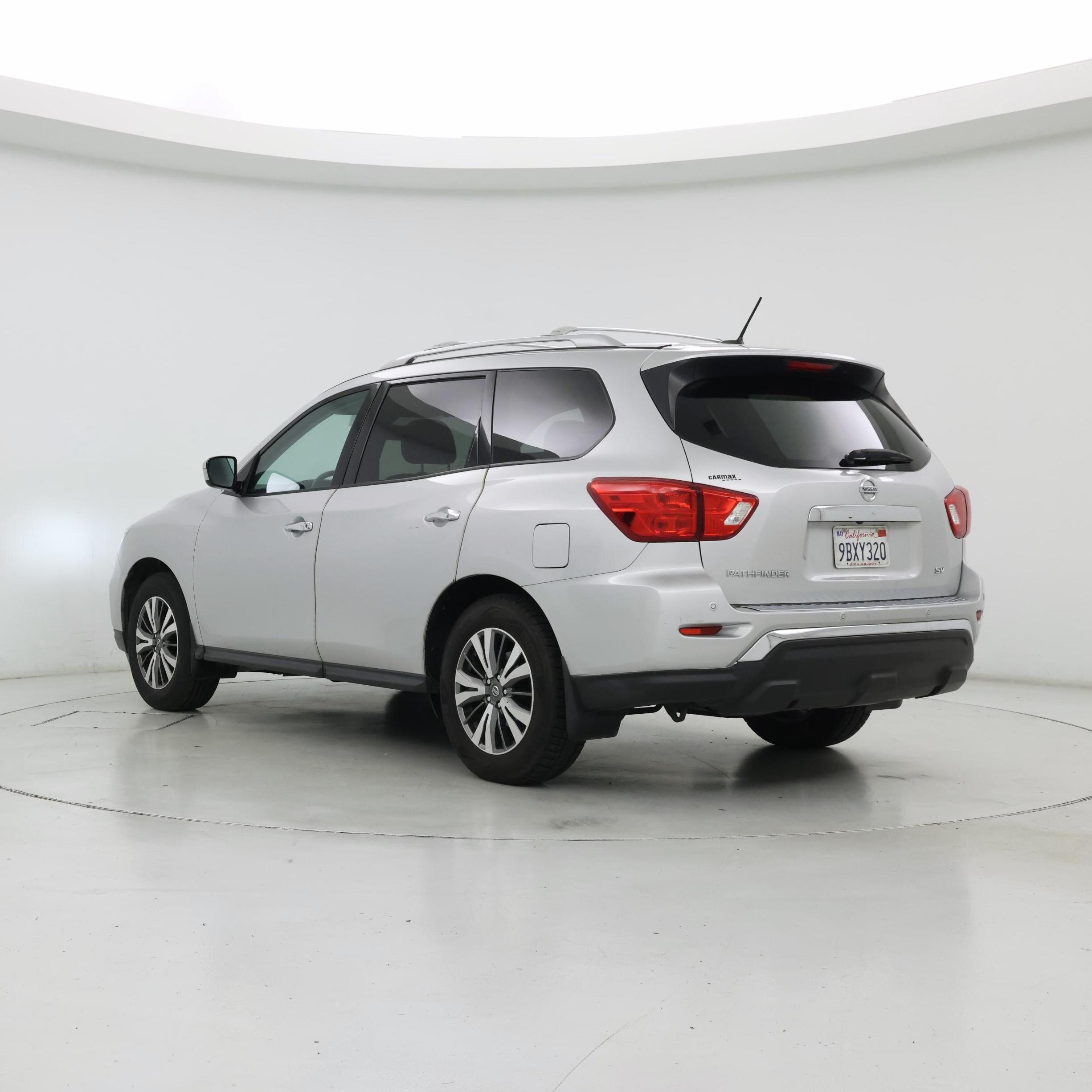 Thumbnail: 2017 Nissan Pathfinder - 2