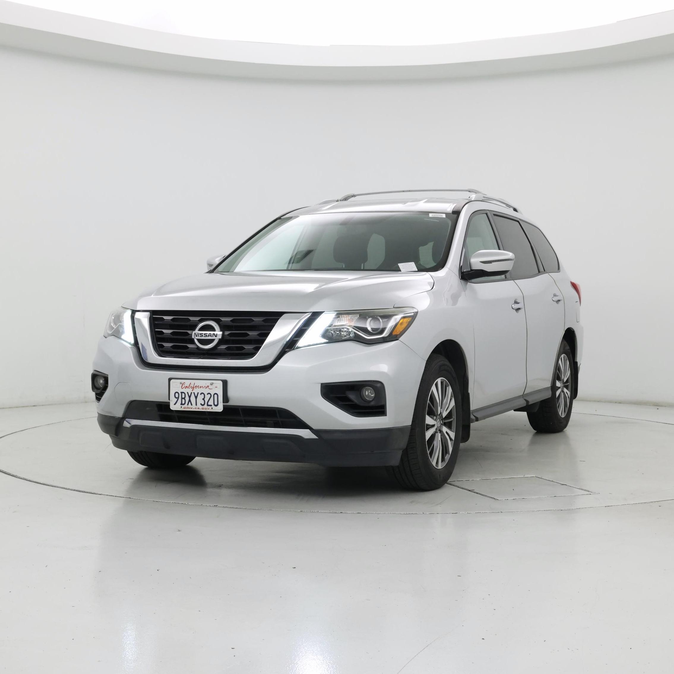 Thumbnail: 2017 Nissan Pathfinder - 4
