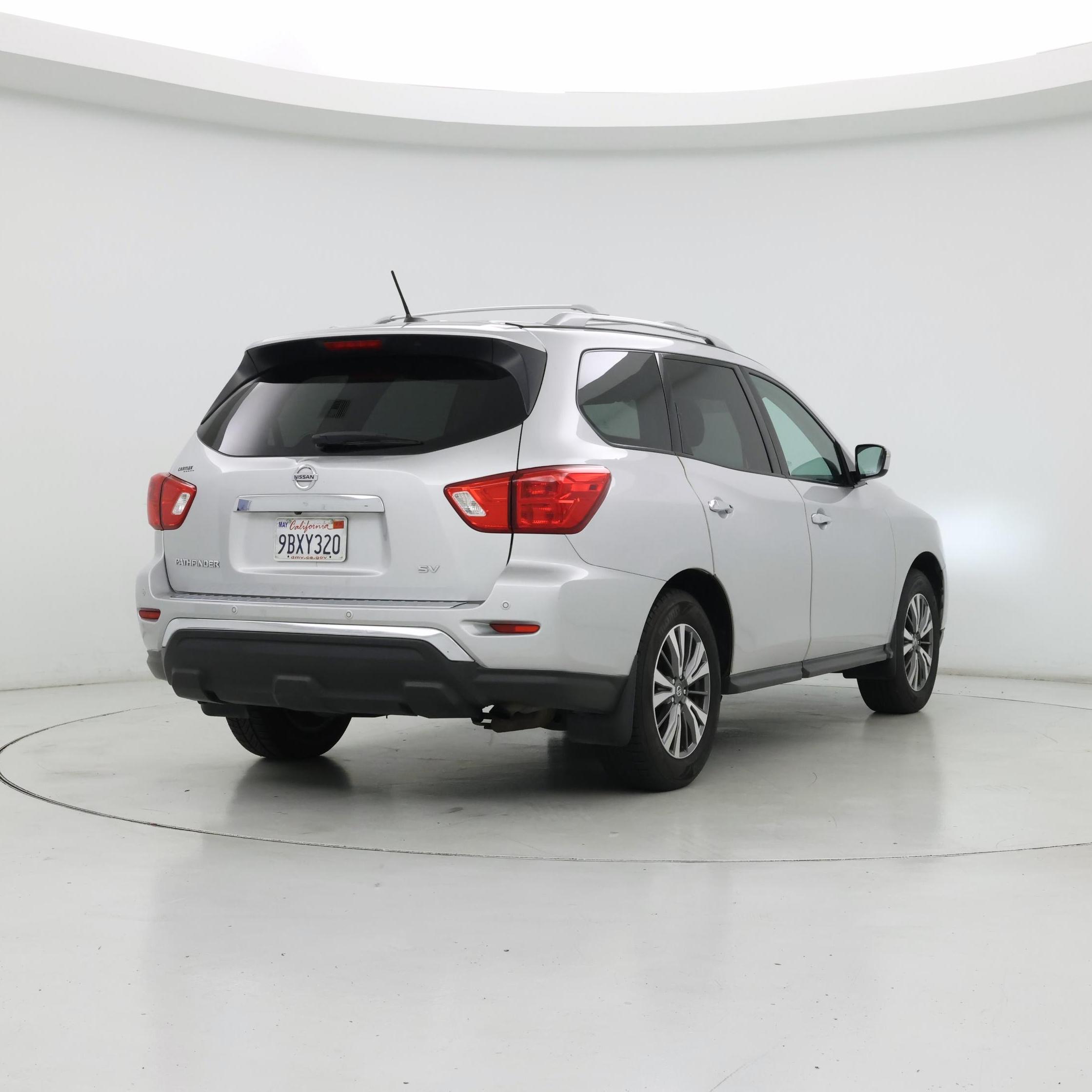 Thumbnail: 2017 Nissan Pathfinder - 8