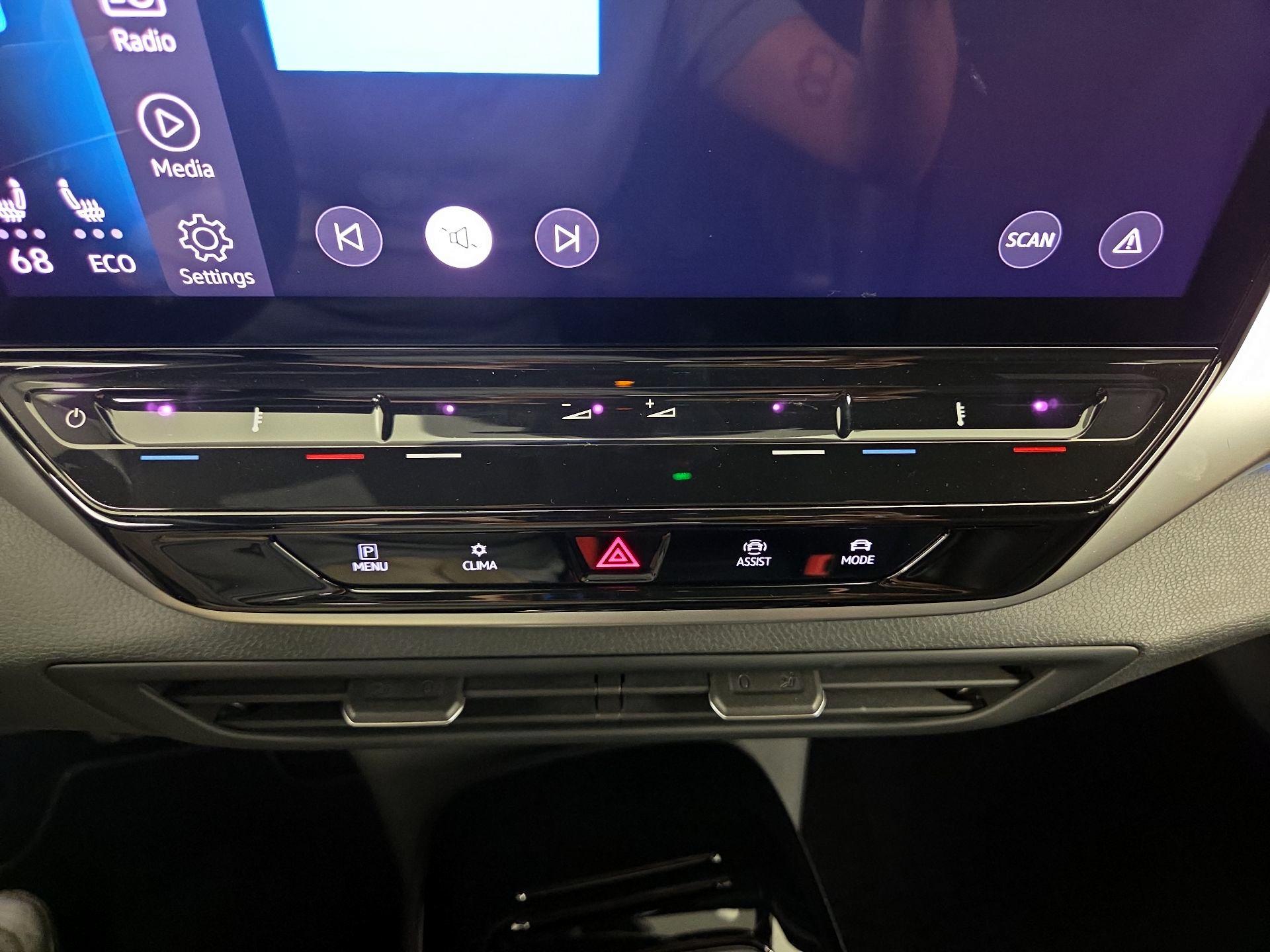 Thumbnail: 2021 Volkswagen ID.4 - 17